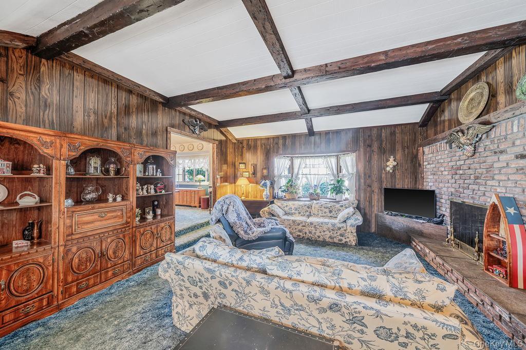 Single Family 17th  Suffolk County, NY 11729, MLS-986007-15