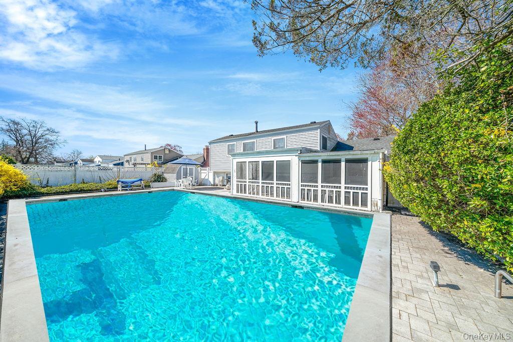 Single Family 17th  Suffolk County, NY 11729, MLS-986007-33