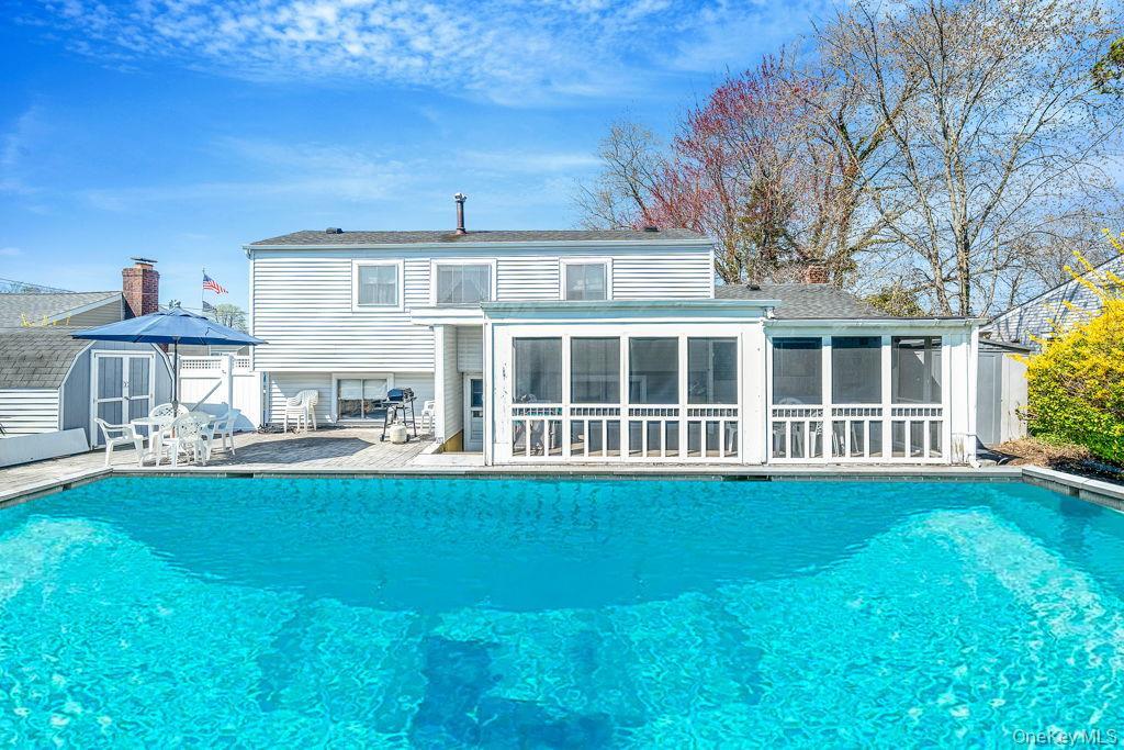 Single Family 17th  Suffolk County, NY 11729, MLS-986007-4