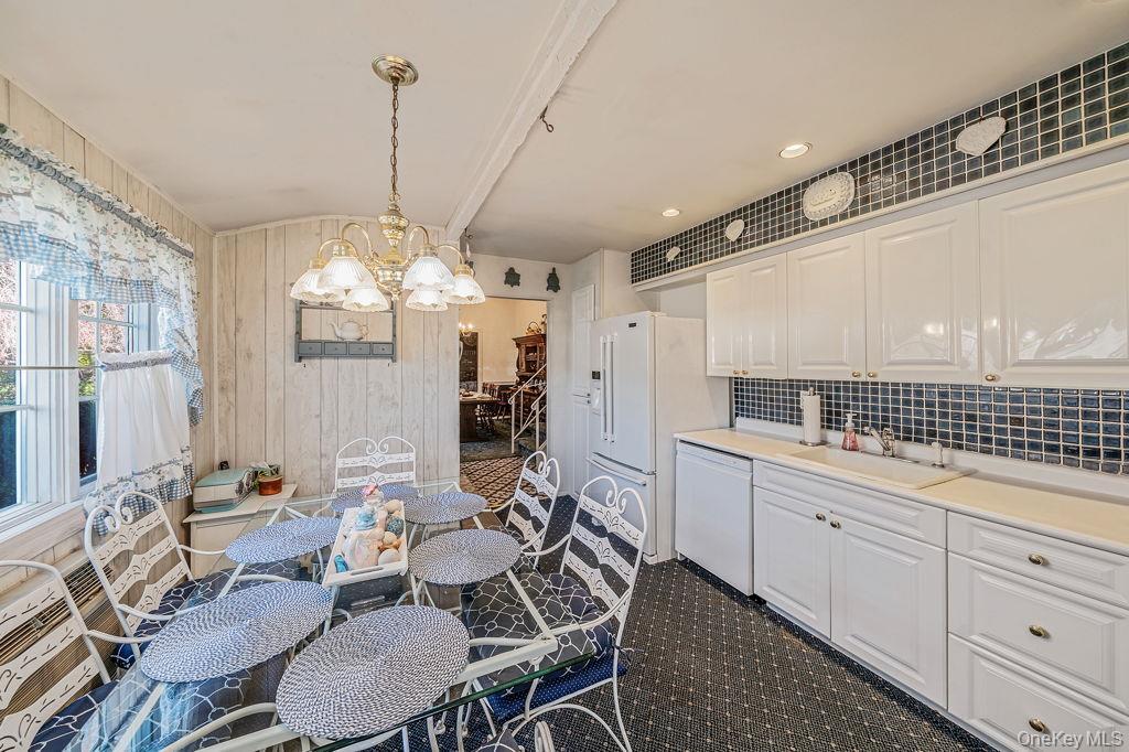 Single Family 17th  Suffolk County, NY 11729, MLS-986007-9