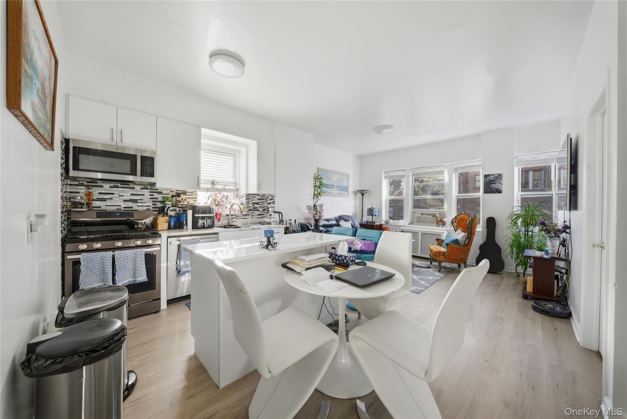 Single Family 14th Avenue Queens, NY 11357, MLS-986025-16