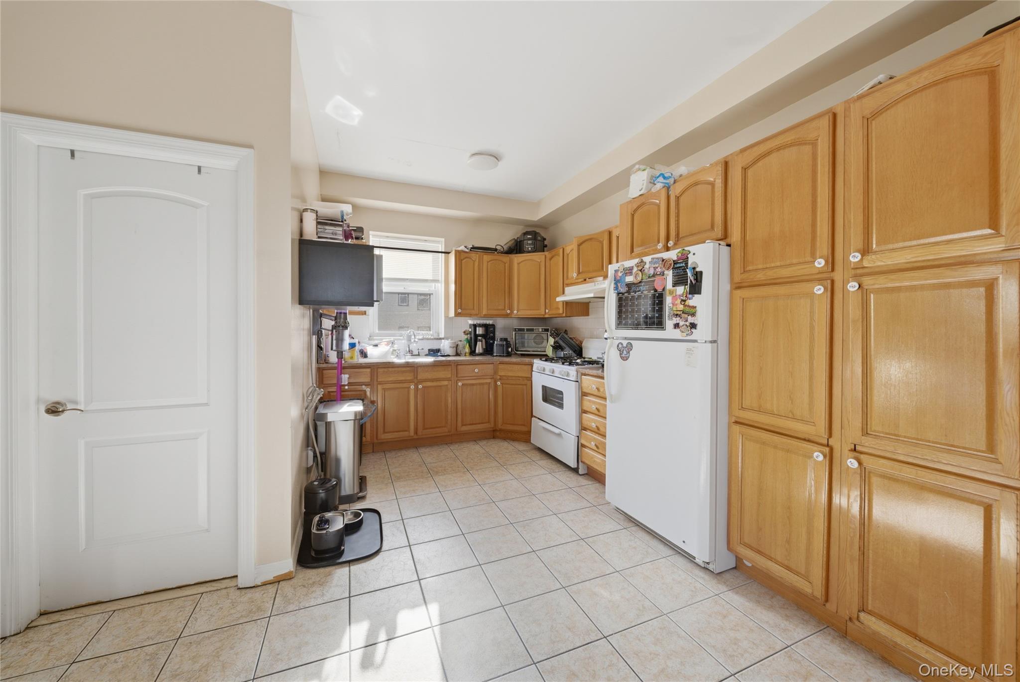 Single Family 14th Avenue Queens, NY 11357, MLS-986025-4