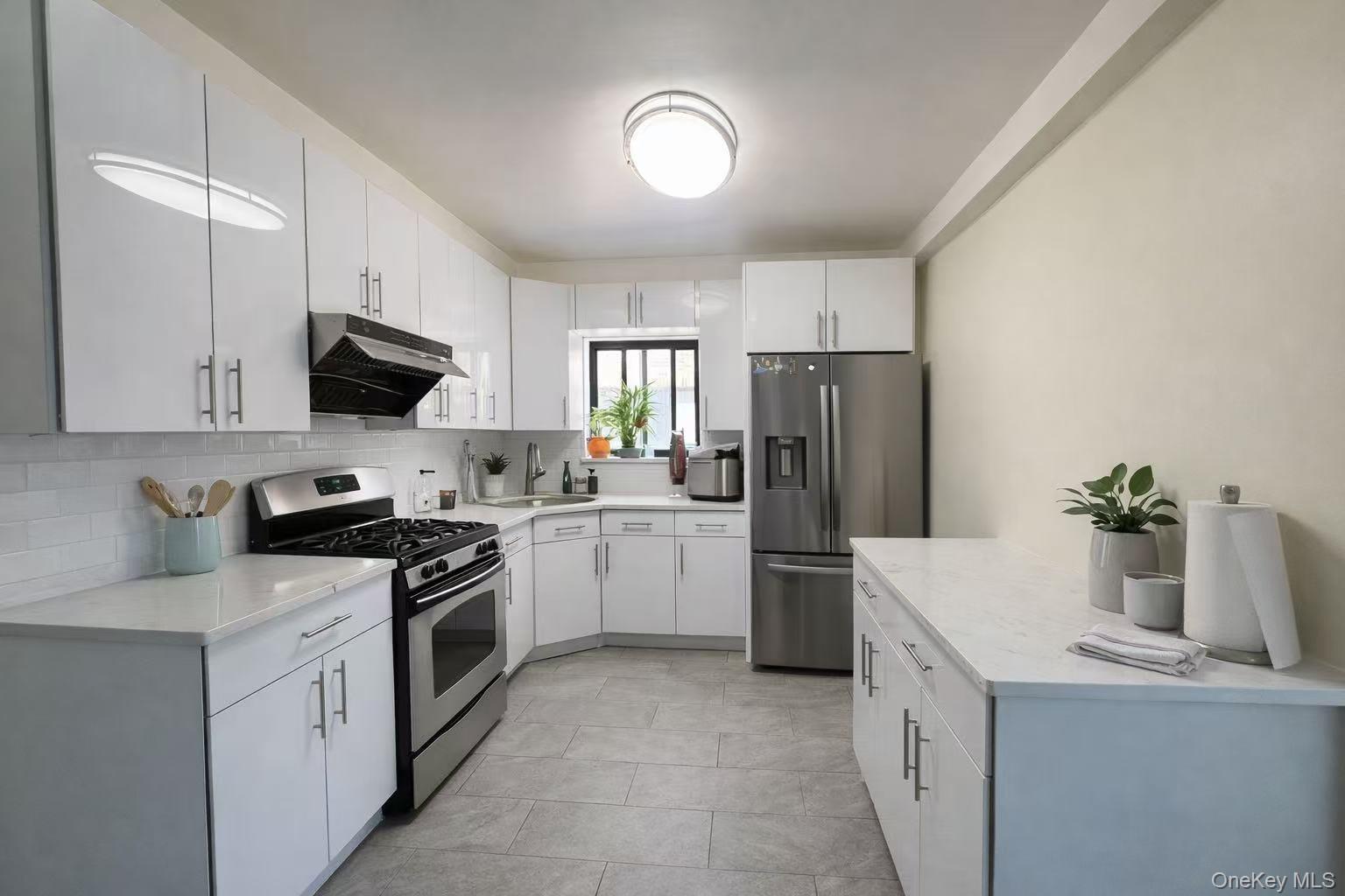 Condo Roosevelt  Queens, NY 11354, MLS-986033-5