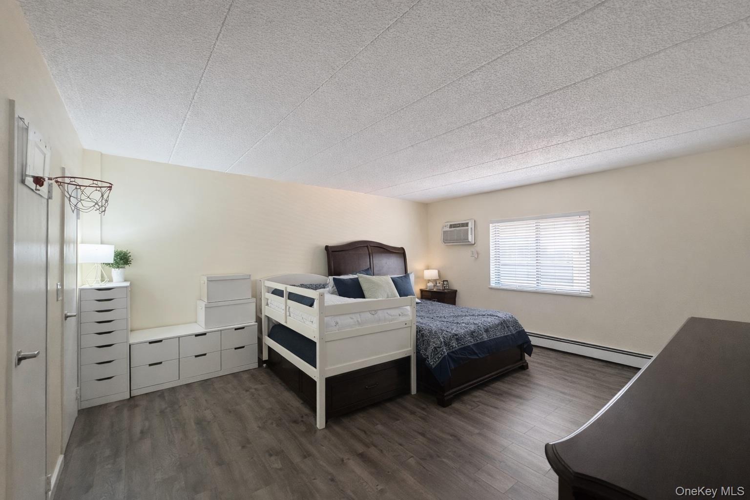 Condo Roosevelt  Queens, NY 11354, MLS-986033-7