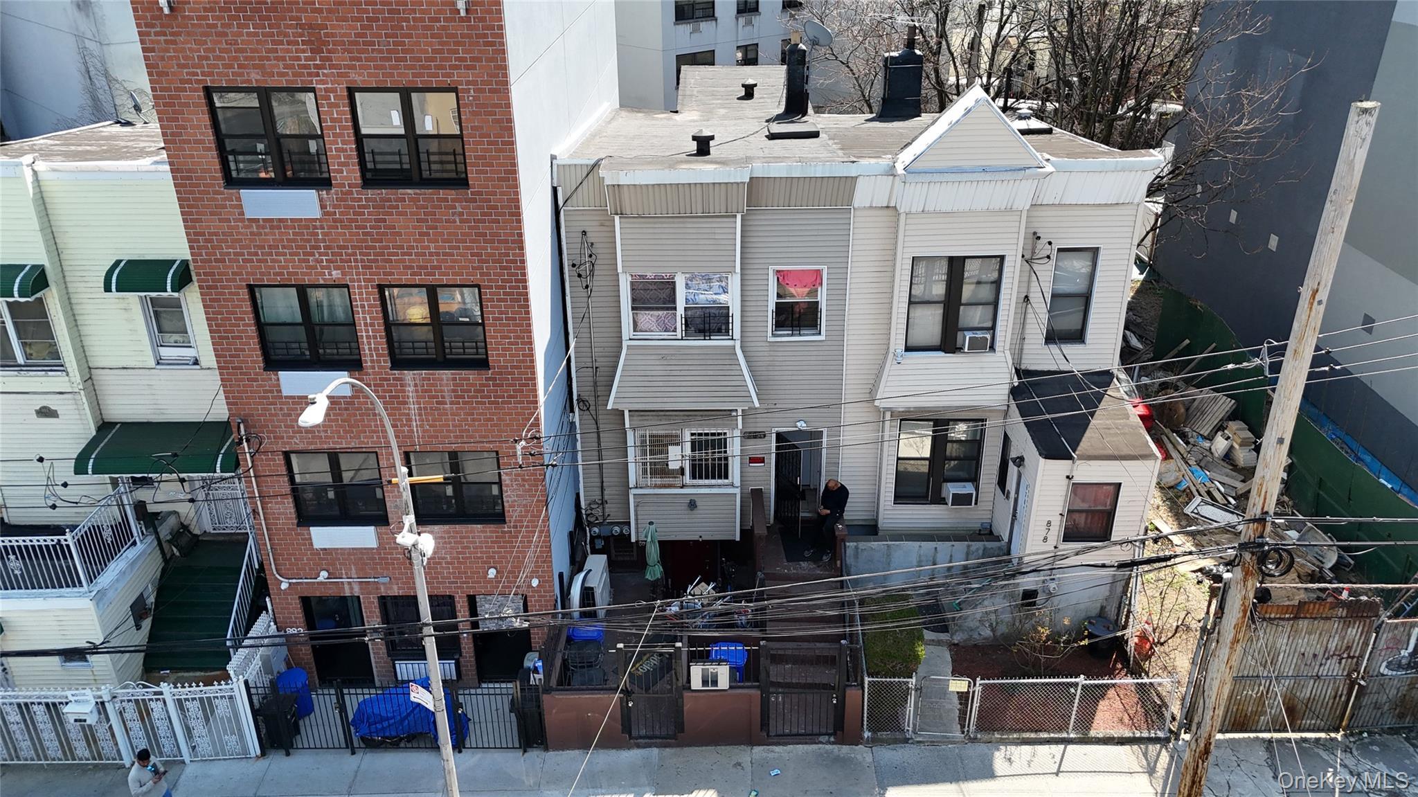 Single Family Home  Bronx, NY 10459, MLS-986036-2