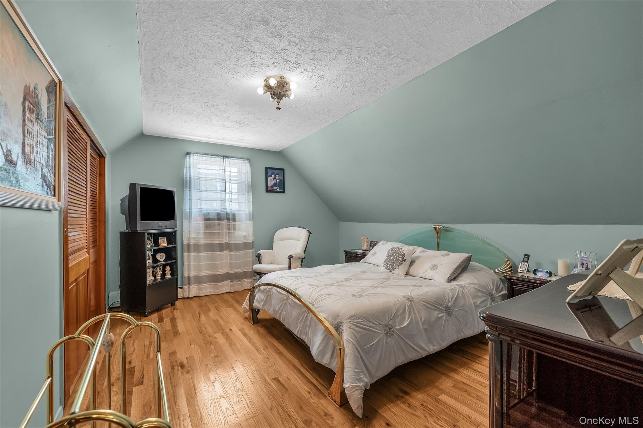 Single Family Harding  Nassau County, NY 11552, MLS-986123-24