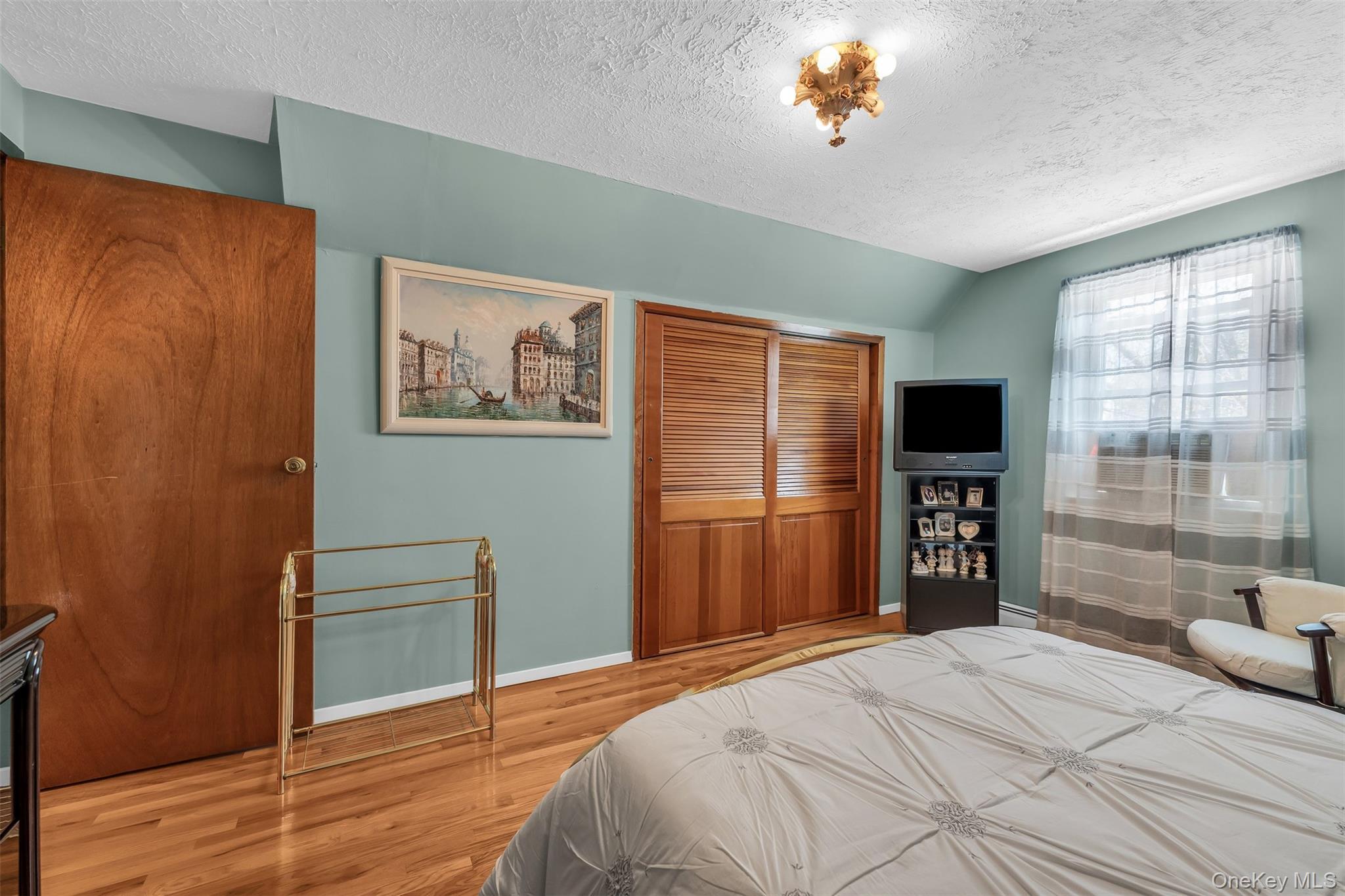 Single Family Harding  Nassau County, NY 11552, MLS-986123-26