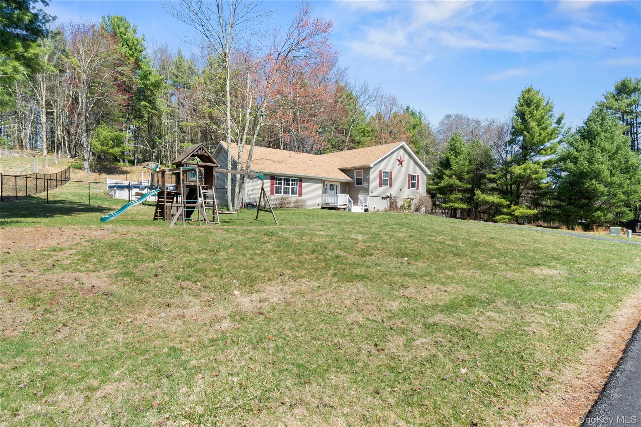 Single Family Marjorie  Sullivan County, NY 12701, MLS-986150-4