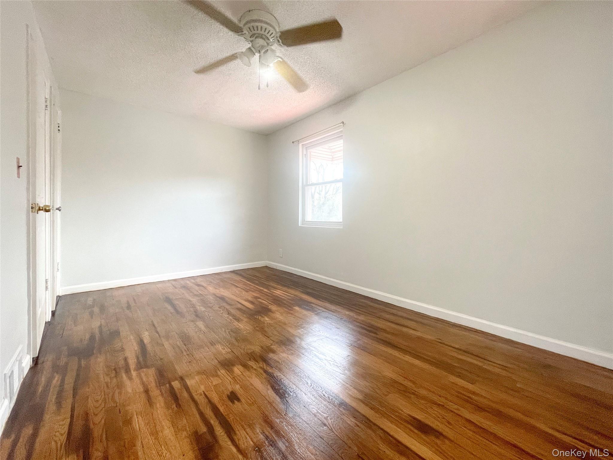 Single Family 223rd  Bronx, NY 10466, MLS-986152-20