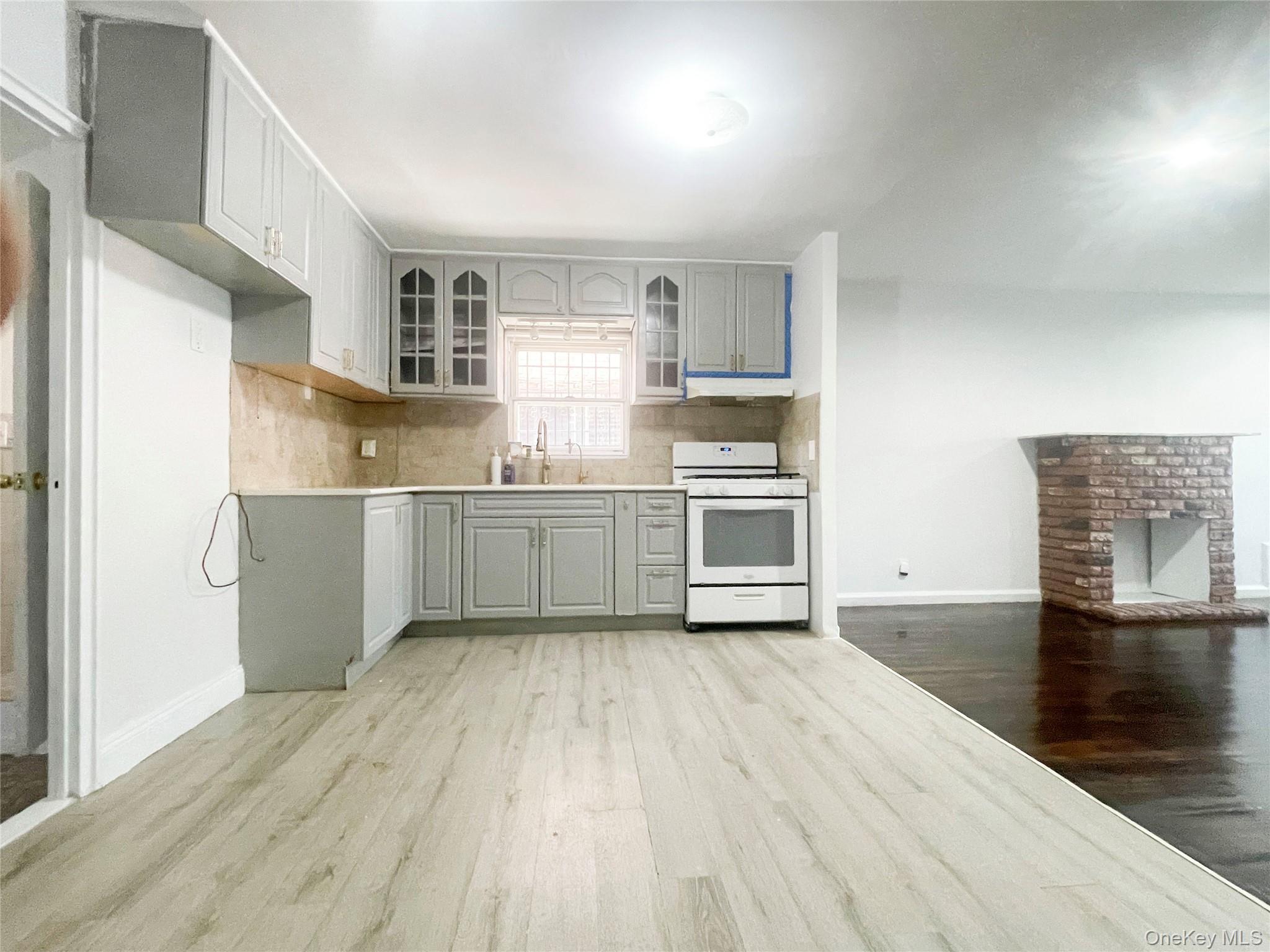 Single Family 223rd  Bronx, NY 10466, MLS-986152-9