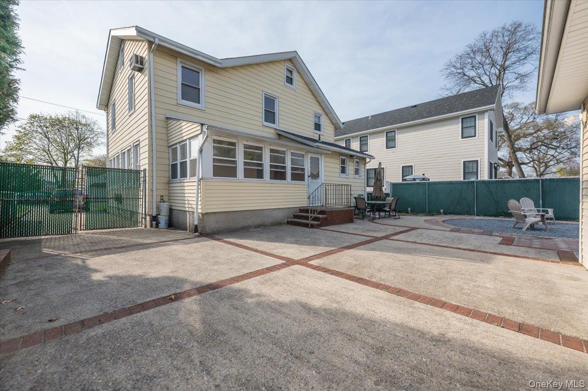 Single Family Melrose  Nassau County, NY 11563, MLS-986155-21
