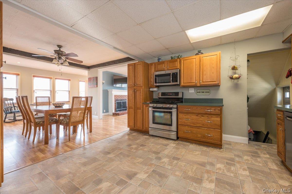 Single Family Melrose  Nassau County, NY 11563, MLS-986155-8