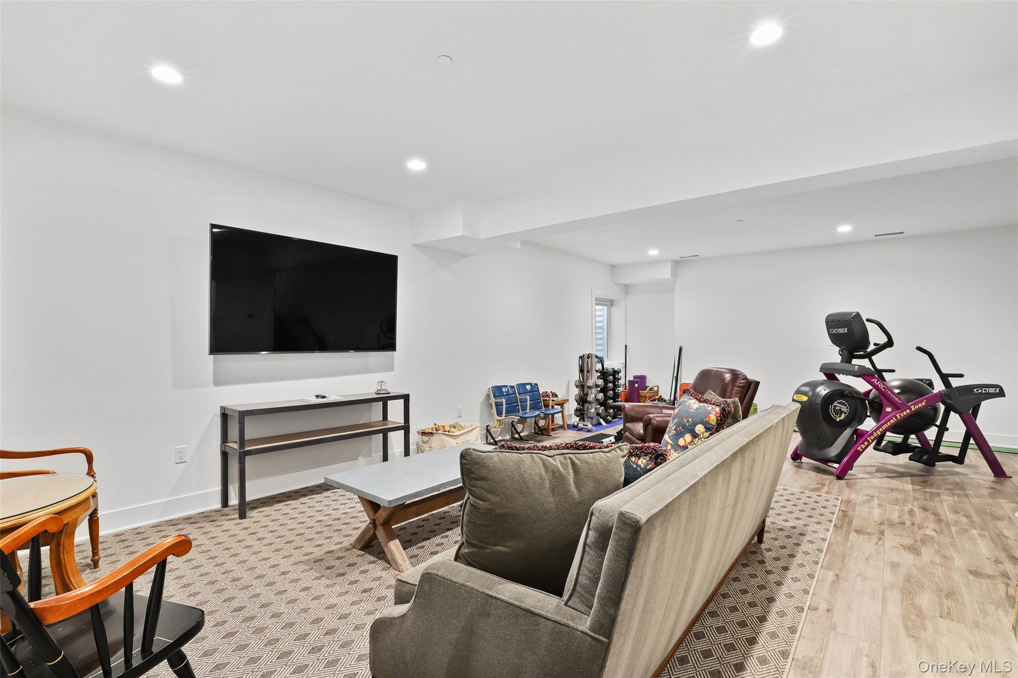 Condo Dewitt  Westchester County, NY 10514, MLS-986167-27