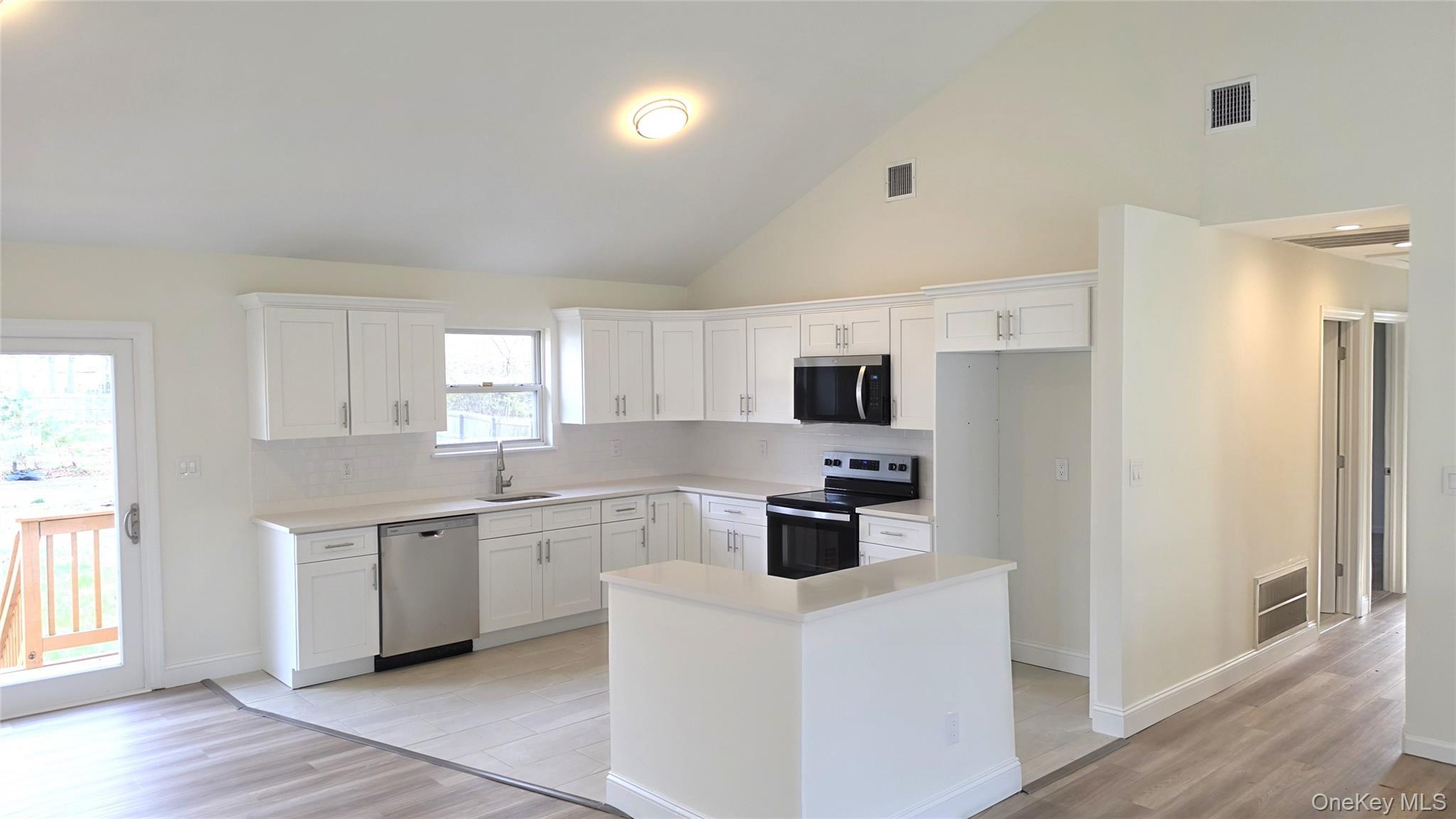 Single Family Murray  Suffolk County, NY 11727, MLS-986187-3