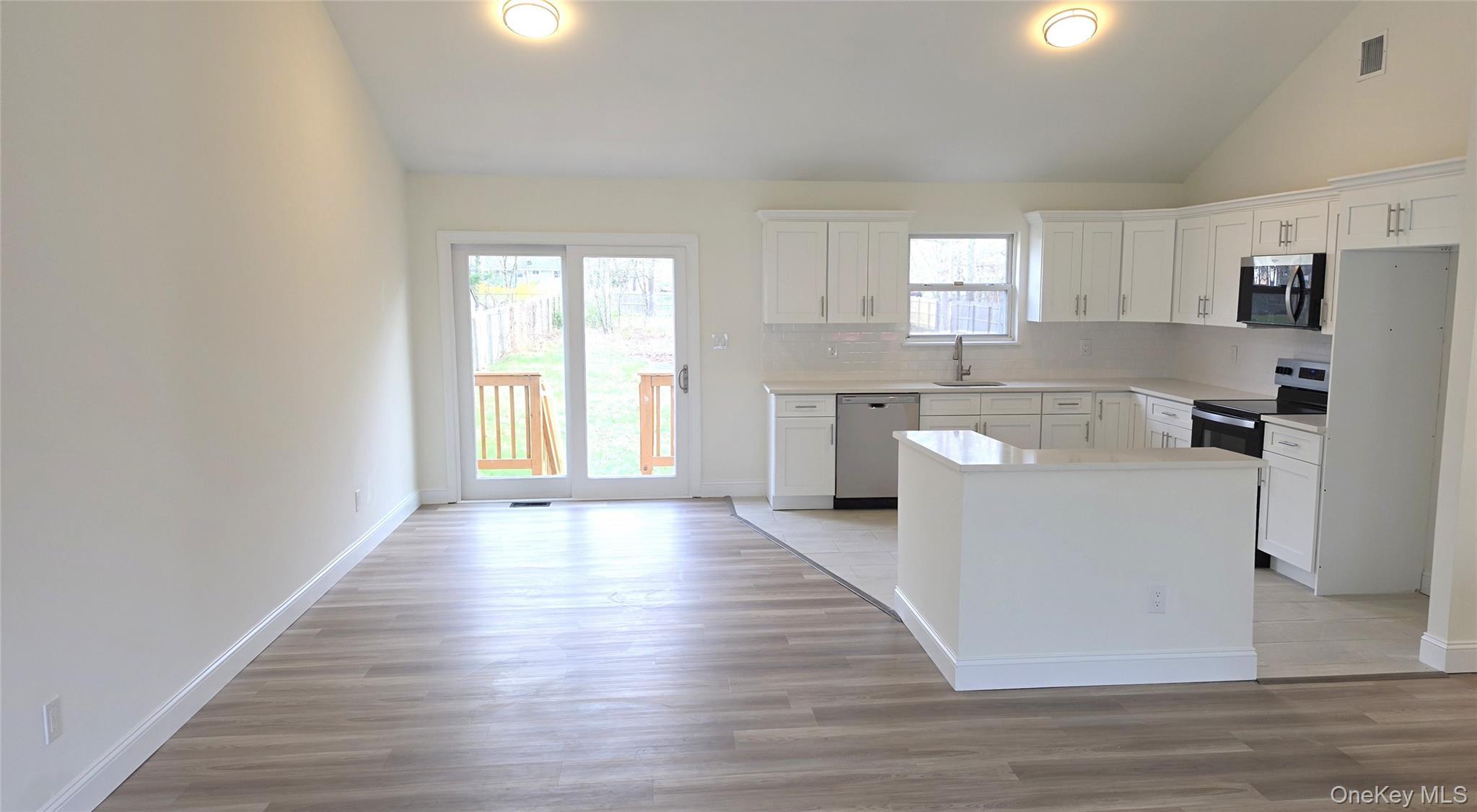 Single Family Murray  Suffolk County, NY 11727, MLS-986187-4