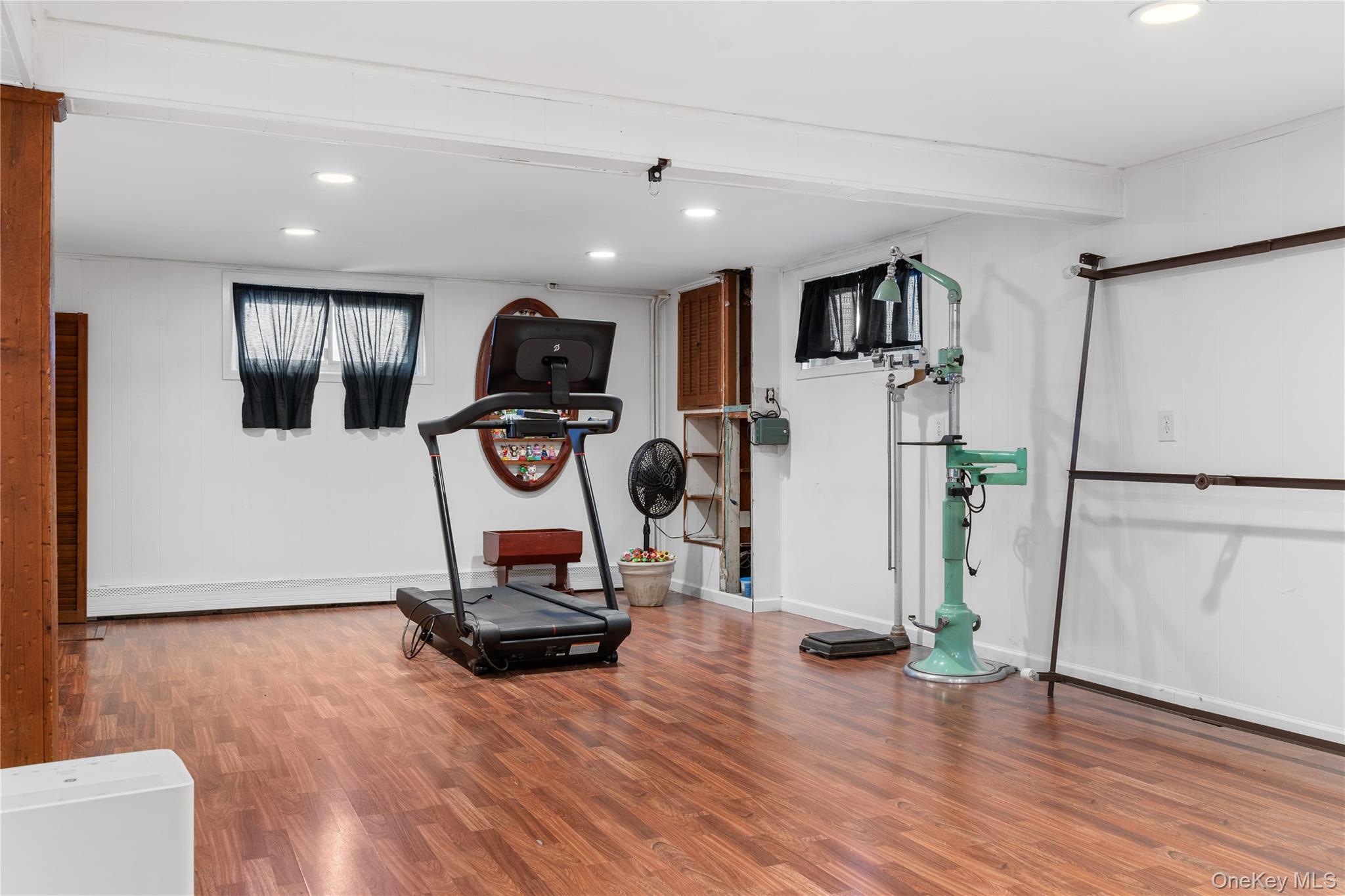 Single Family Elton  Nassau County, NY 11590, MLS-986190-27