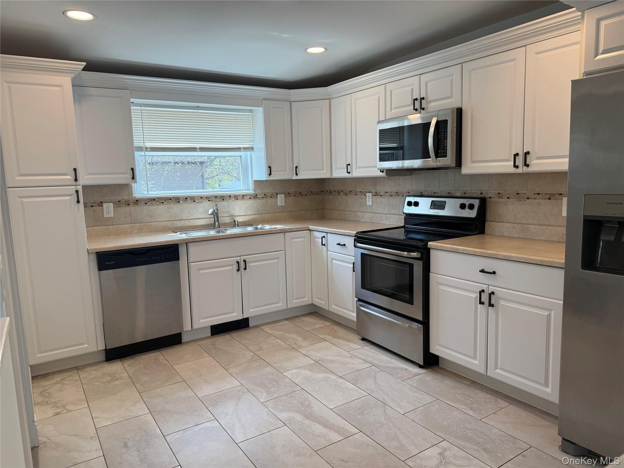 Single Family Woodycrest  Suffolk County, NY 11742, MLS-986198-2