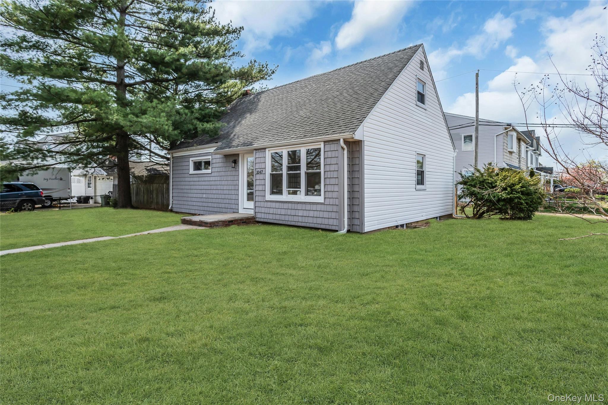 Single Family Windermere  Nassau County, NY 11010, MLS-986202-2