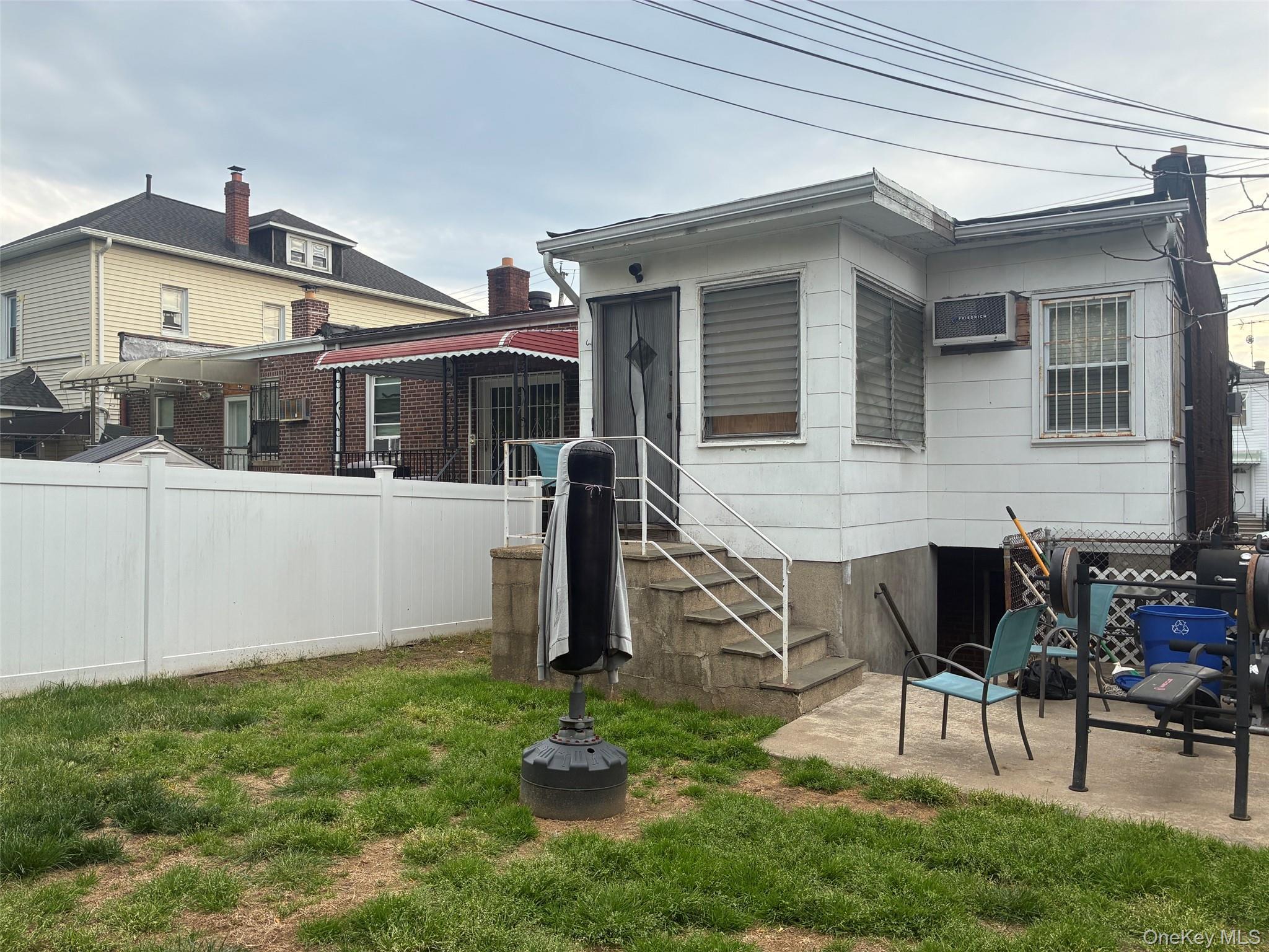 Single Family Tomlinson  Bronx, NY 10461, MLS-986233-20