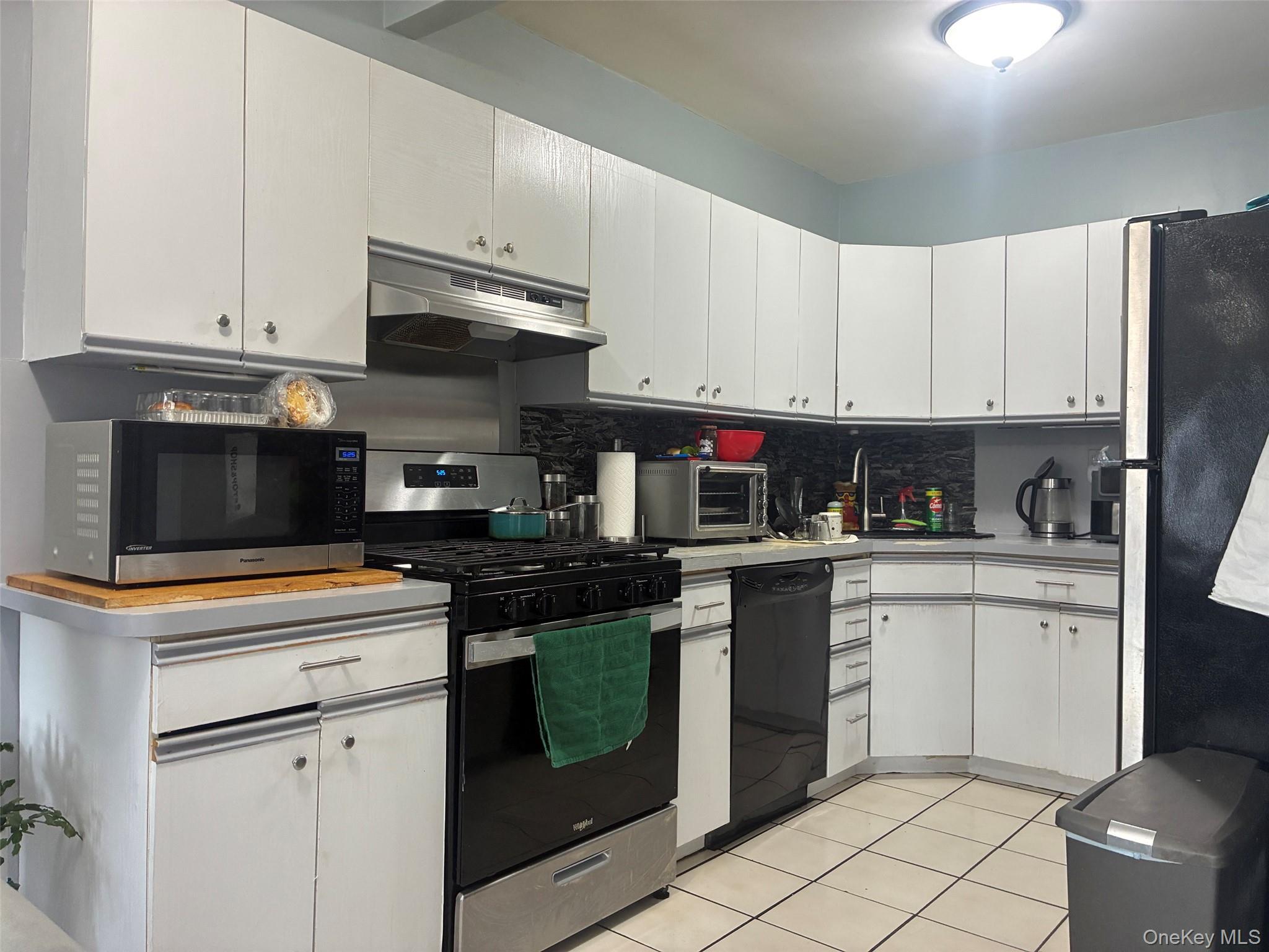 Single Family Tomlinson Bronx, NY 10461, MLS-986233-5