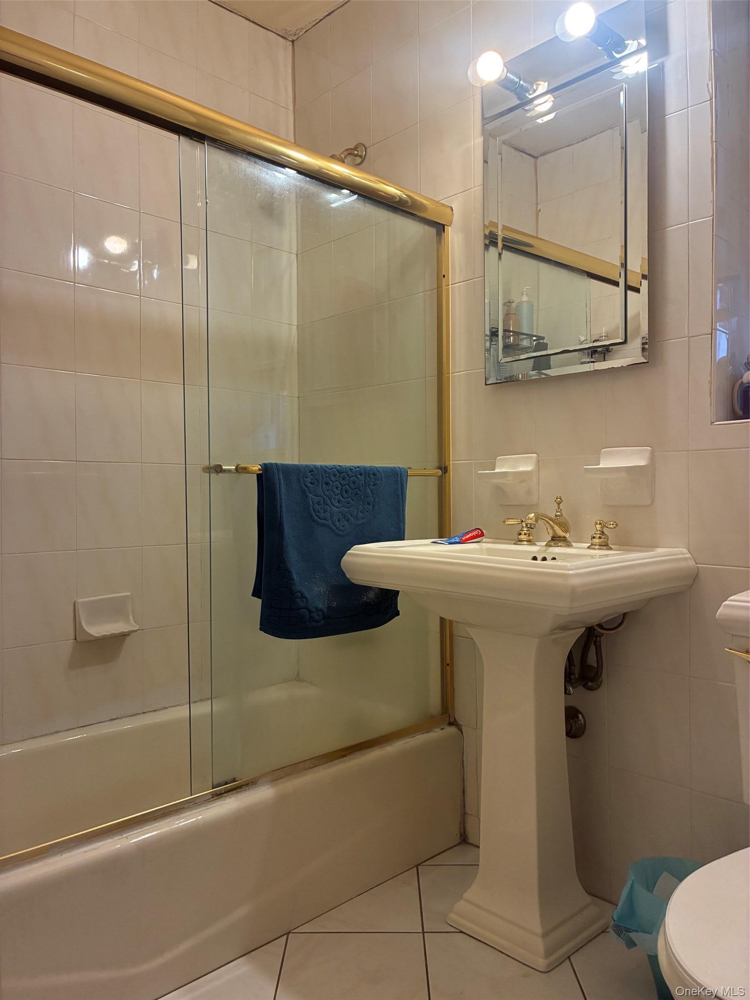 Single Family Tomlinson Bronx, NY 10461, MLS-986233-6