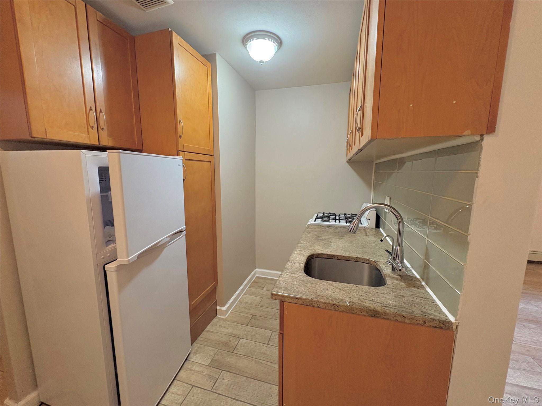 Apartment 69th St  Queens, NY 11379, MLS-986263-4