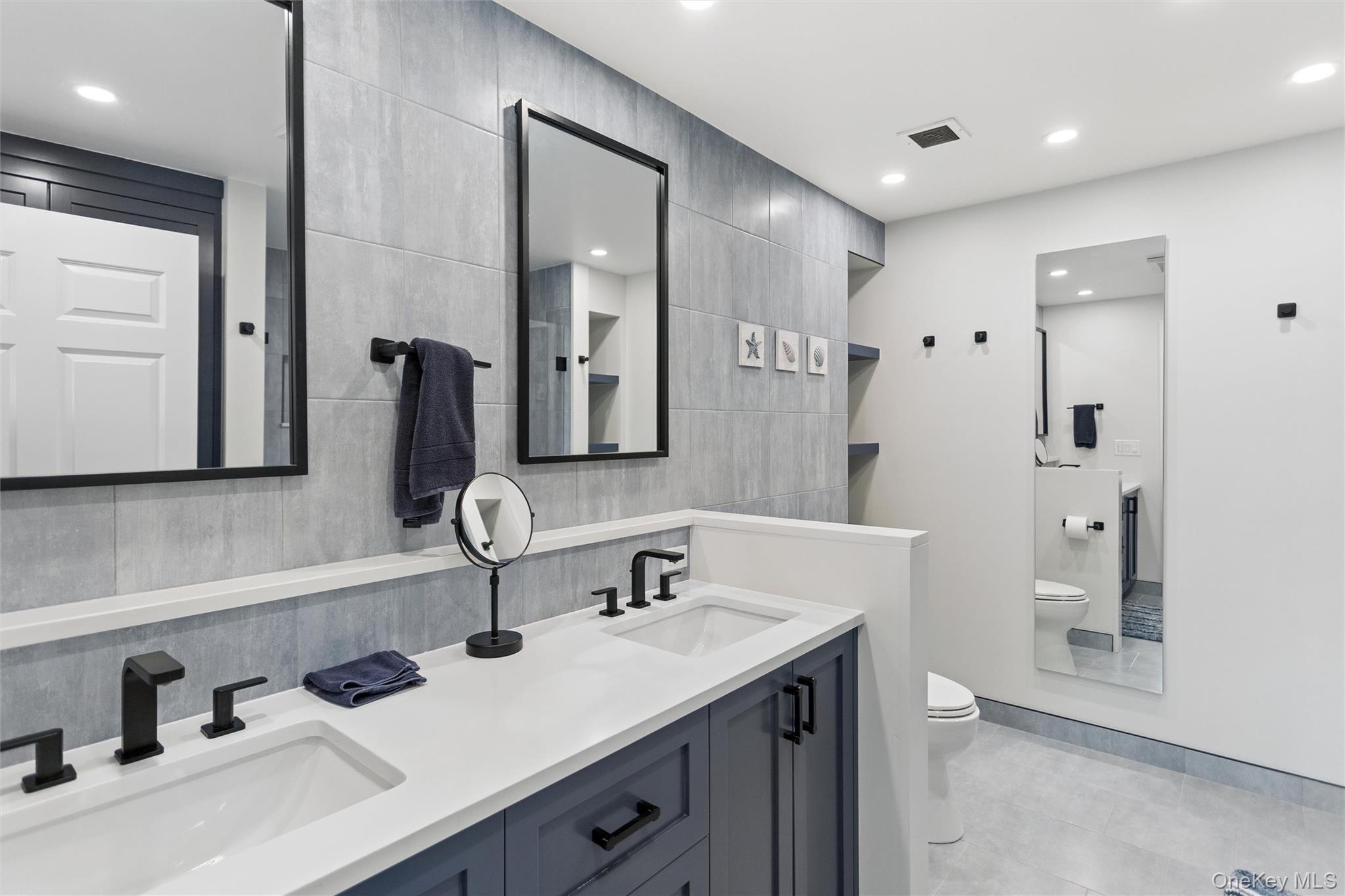 Condo Broadway  Nassau County, NY 11561, MLS-986288-15