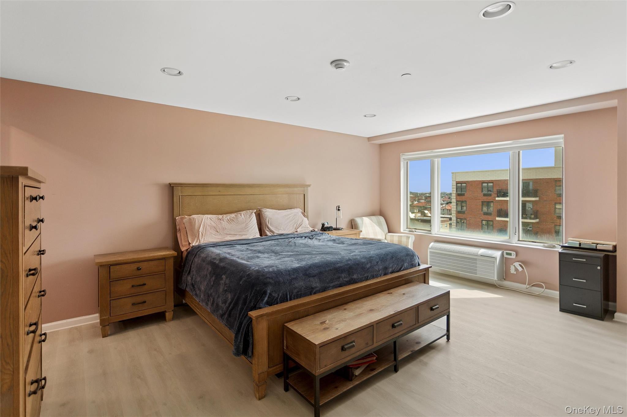 Condo Broadway  Nassau County, NY 11561, MLS-986288-17