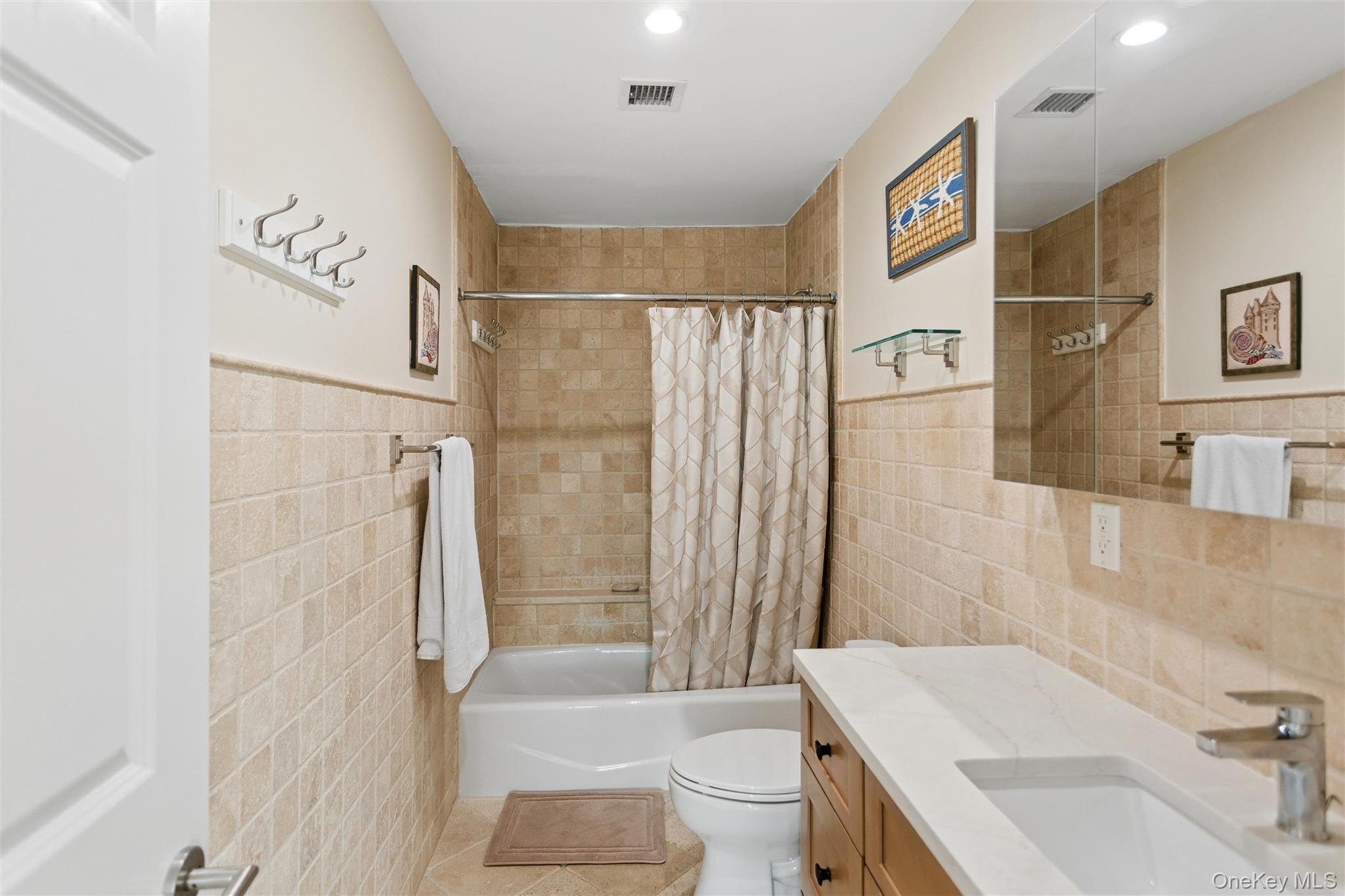 Condo Broadway  Nassau County, NY 11561, MLS-986288-19