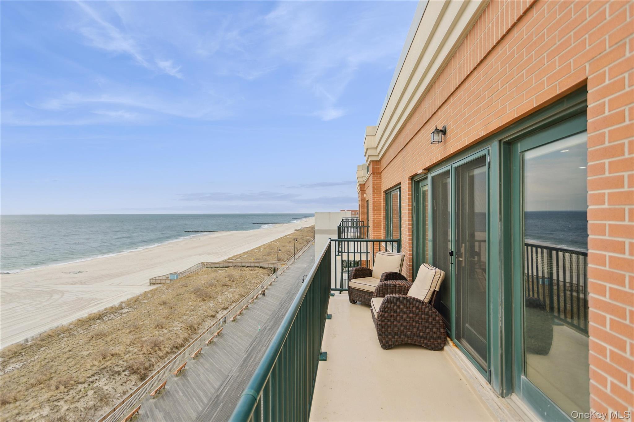 Condo Broadway  Nassau County, NY 11561, MLS-986288-2