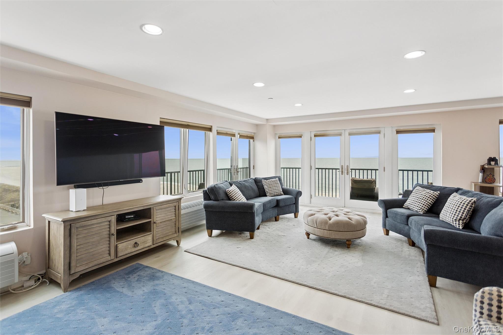 Condo Broadway  Nassau County, NY 11561, MLS-986288-4