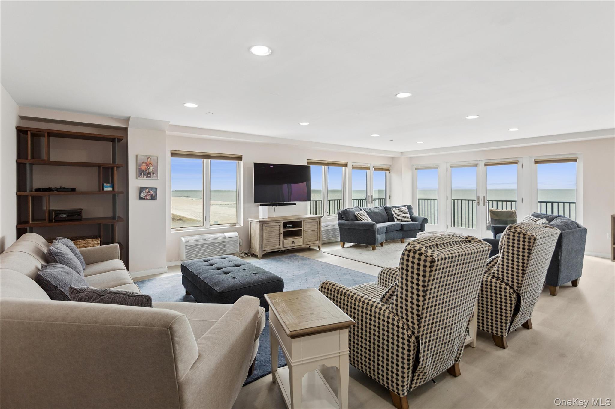 Condo Broadway  Nassau County, NY 11561, MLS-986288-6