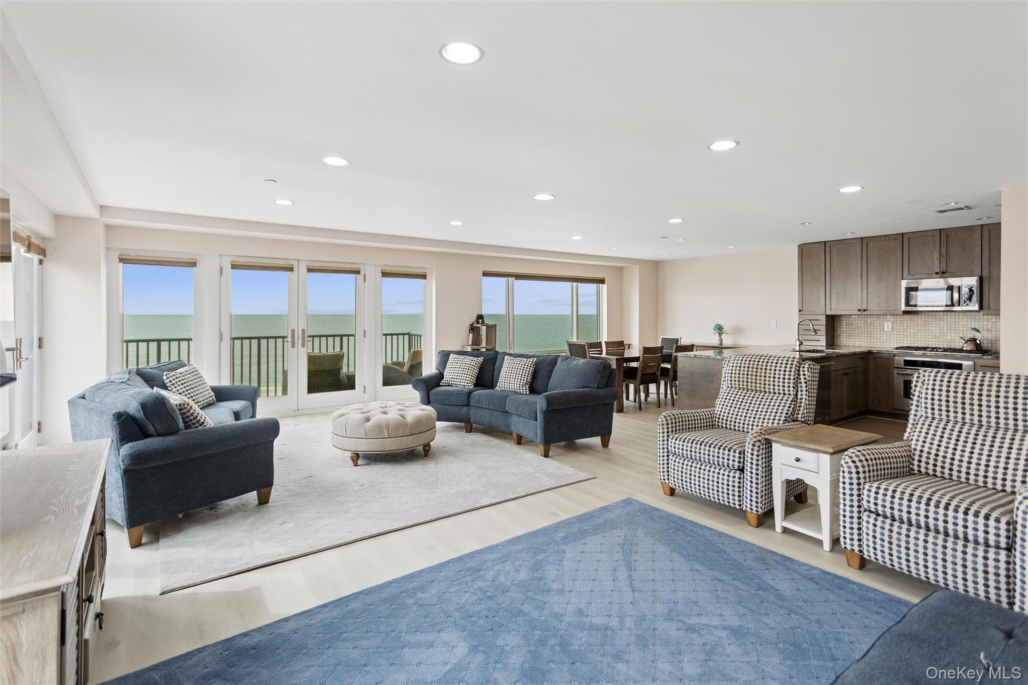 Condo Broadway  Nassau County, NY 11561, MLS-986288-7