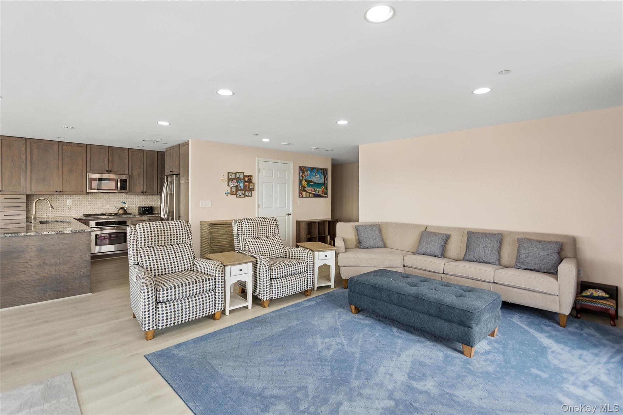 Condo Broadway  Nassau County, NY 11561, MLS-986288-9