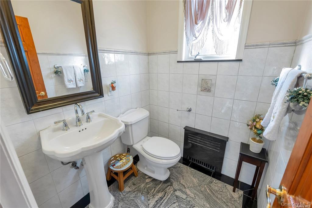 Single Family 192nd Street Queens, NY 11365, MLS-986340-17