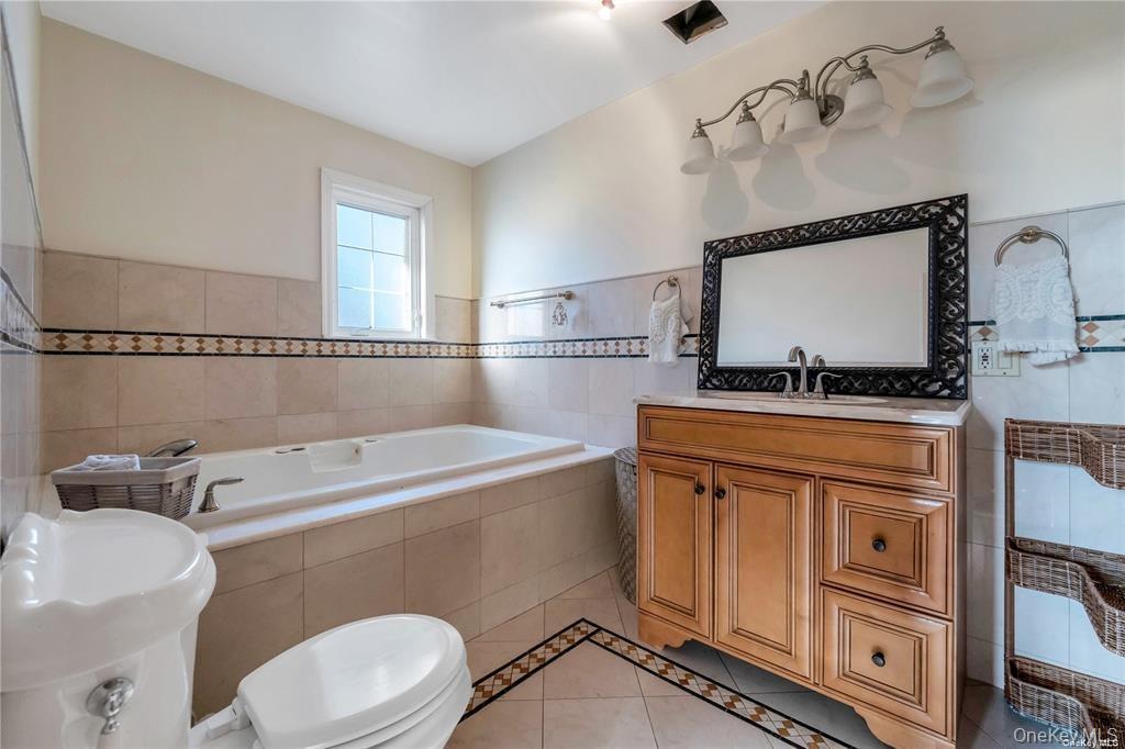 Single Family 192nd Street Queens, NY 11365, MLS-986340-24