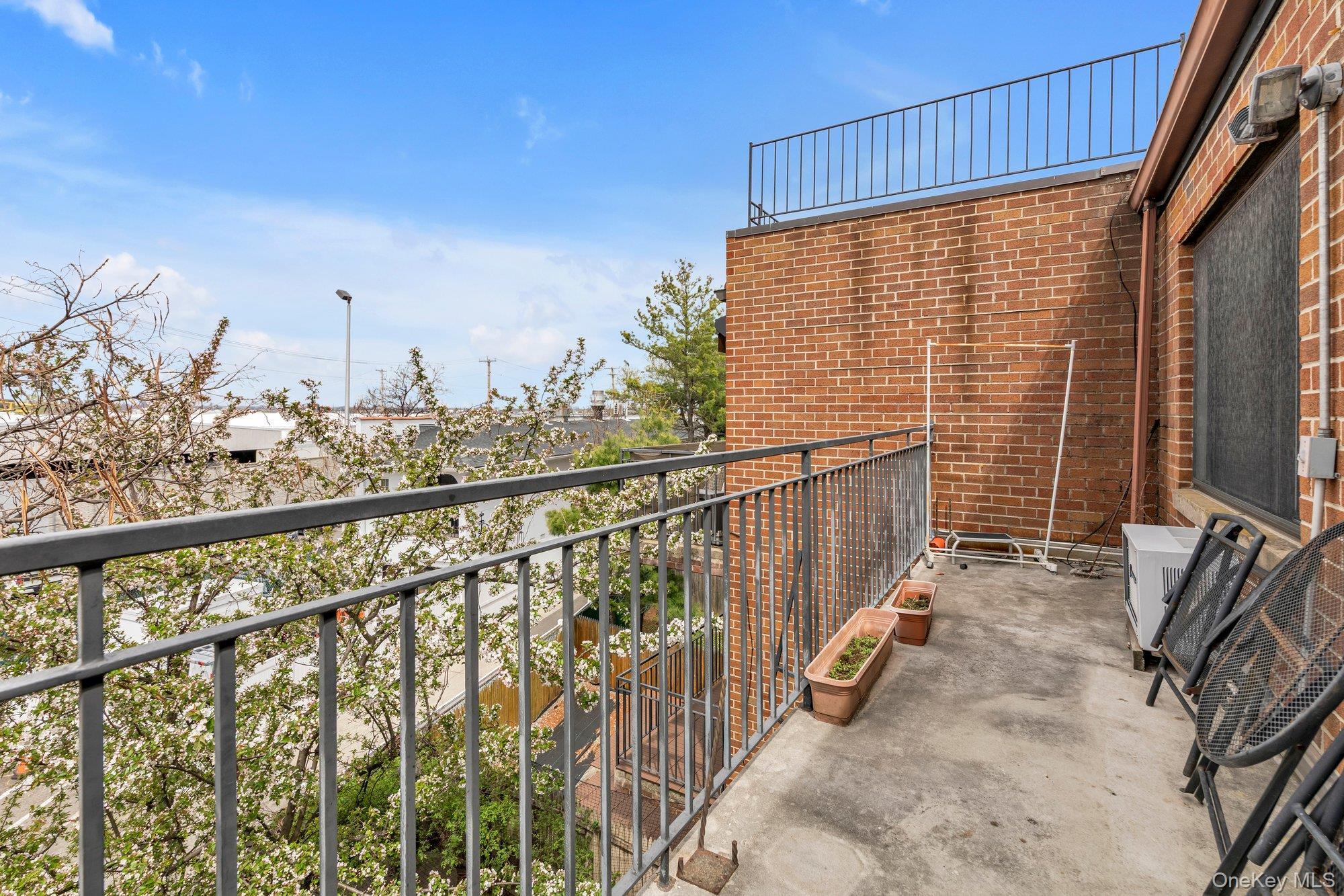 Condo Riverside  Queens, NY 11357, MLS-986351-16