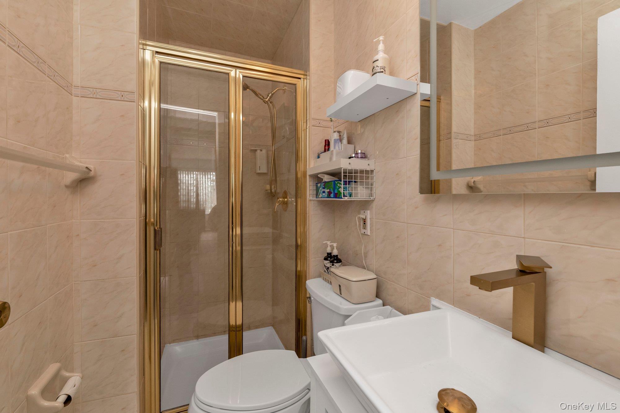 Condo Riverside  Queens, NY 11357, MLS-986351-17