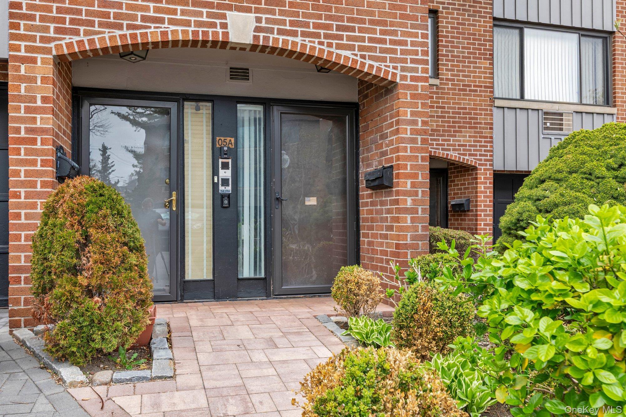 Condo Riverside  Queens, NY 11357, MLS-986351-2