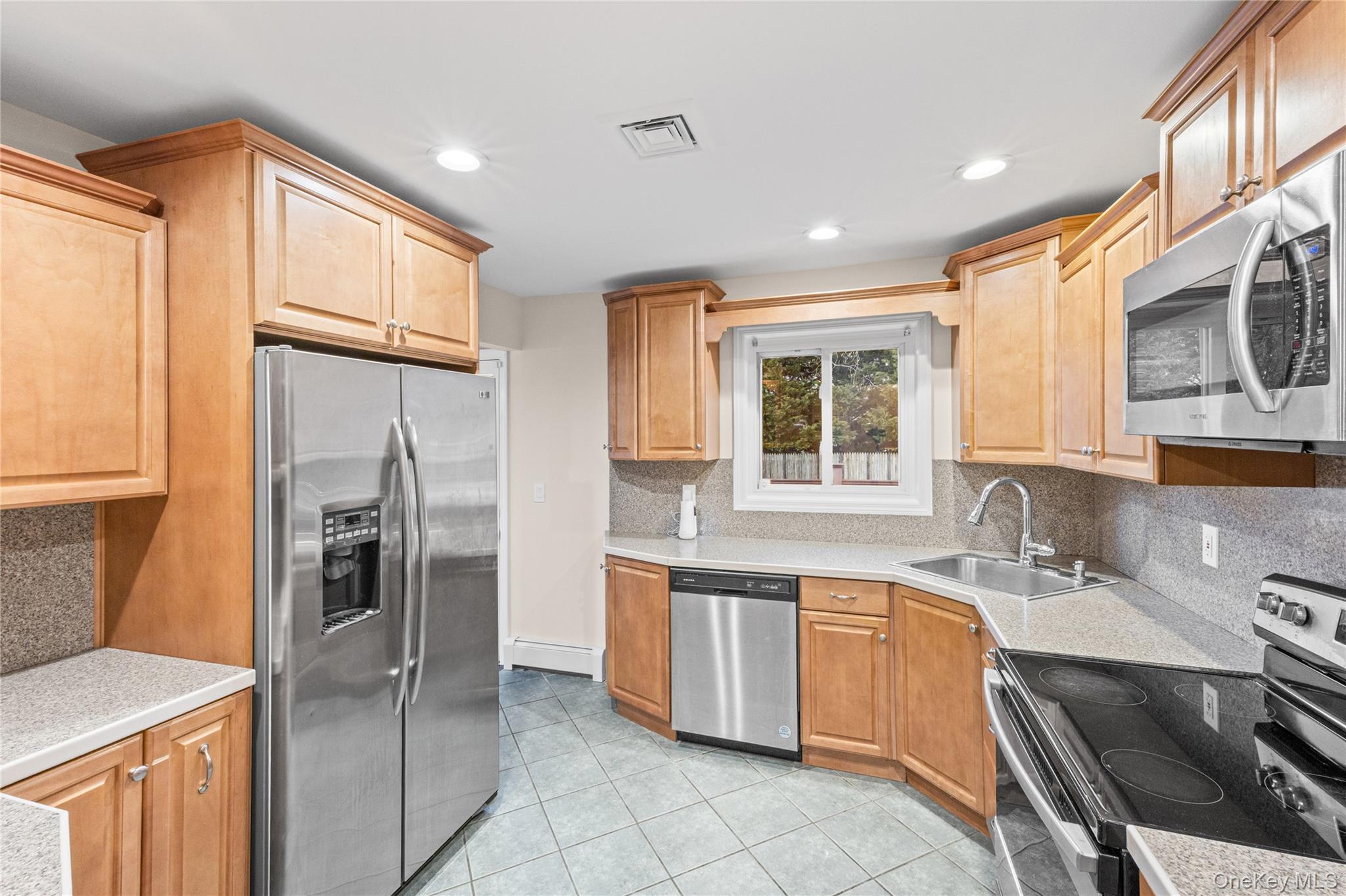 Single Family Gardiner  Suffolk County, NY 11706, MLS-986360-16