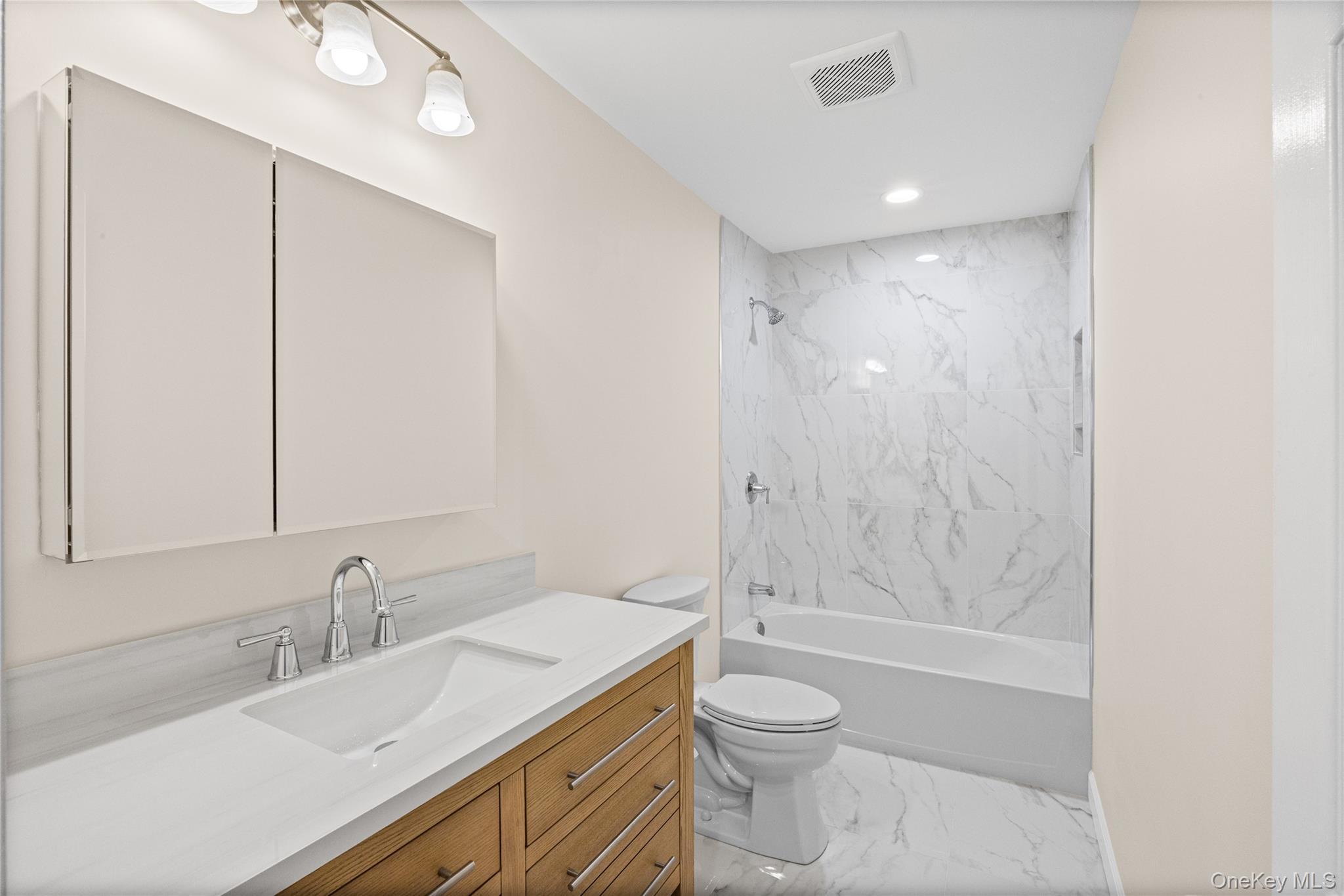 Single Family Gardiner  Suffolk County, NY 11706, MLS-986360-18