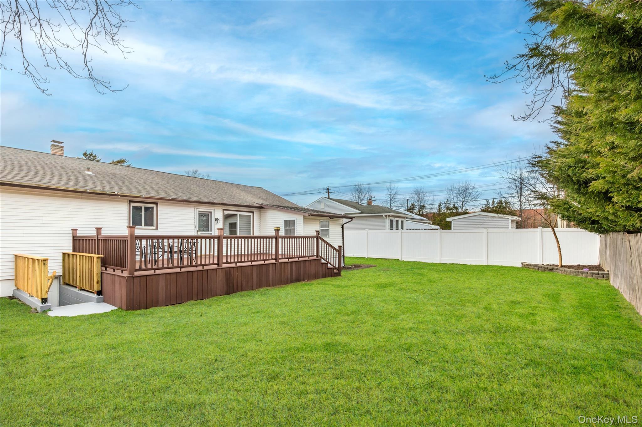 Single Family Gardiner  Suffolk County, NY 11706, MLS-986360-27