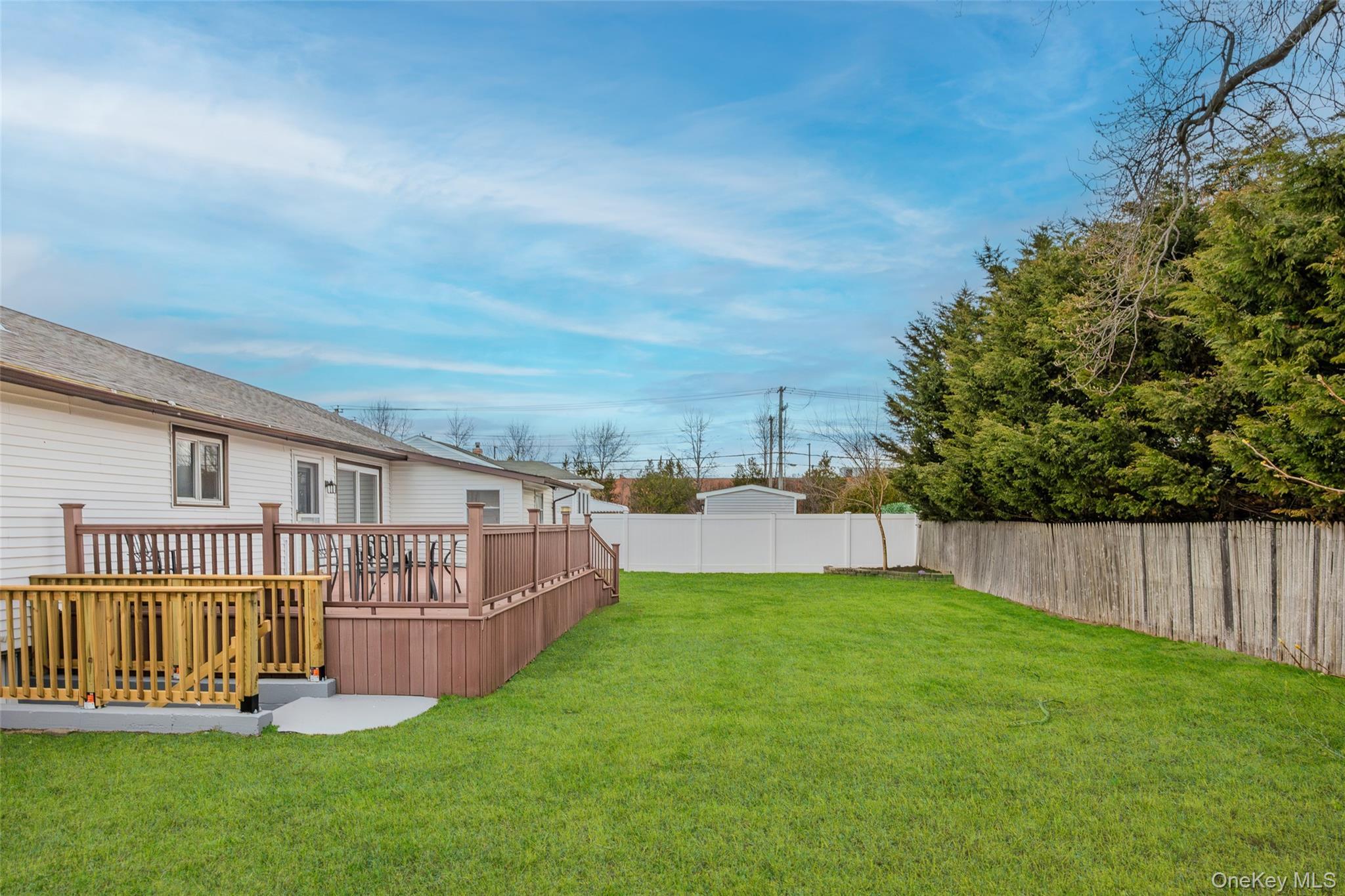 Single Family Gardiner  Suffolk County, NY 11706, MLS-986360-28