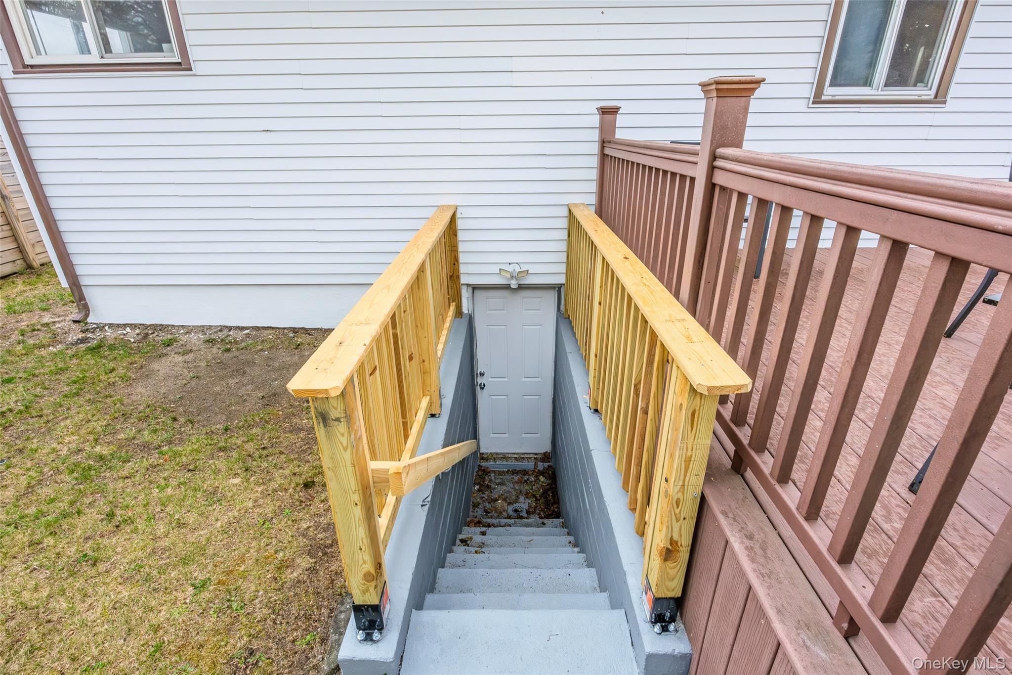 Single Family Gardiner  Suffolk County, NY 11706, MLS-986360-29