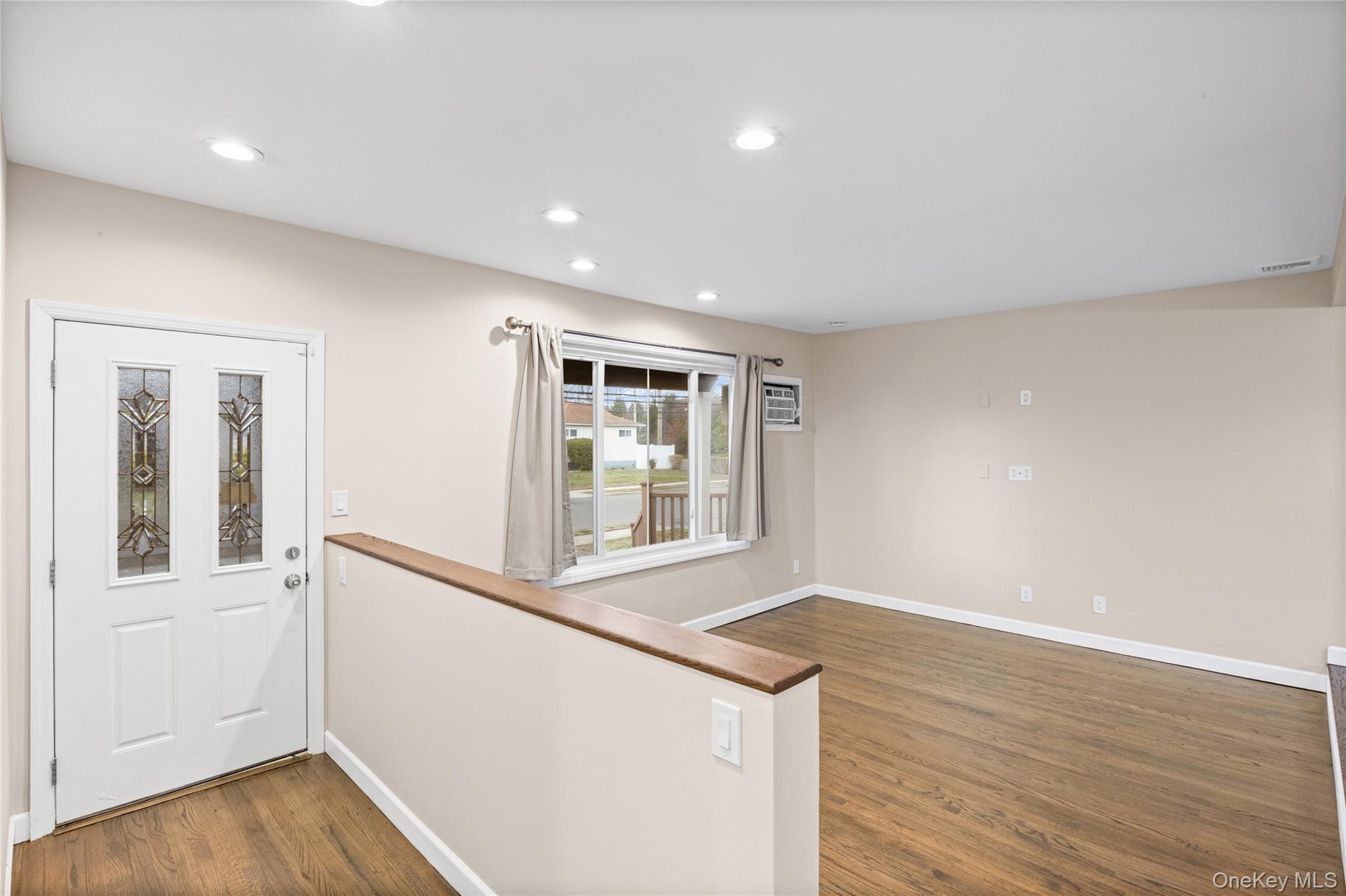 Single Family Gardiner  Suffolk County, NY 11706, MLS-986360-3