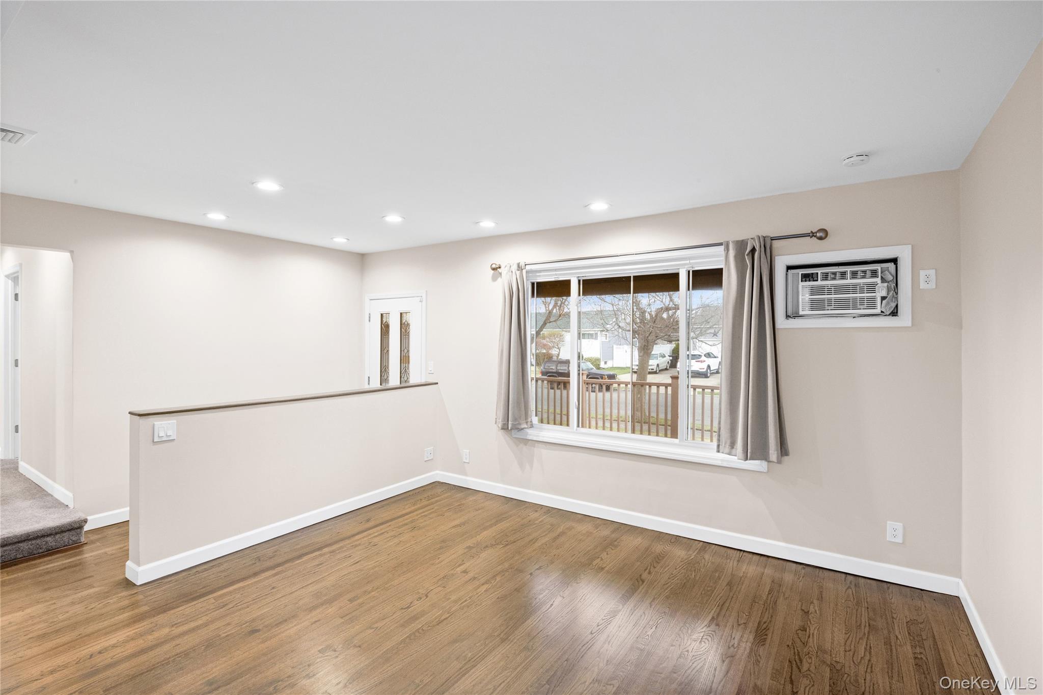 Single Family Gardiner  Suffolk County, NY 11706, MLS-986360-6