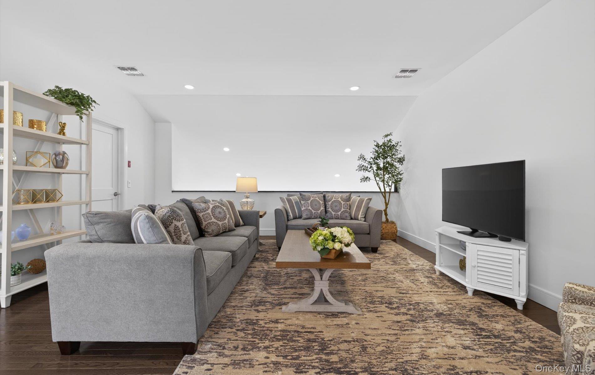 Condo Bellflower  Suffolk County, NY 11787, MLS-986377-28