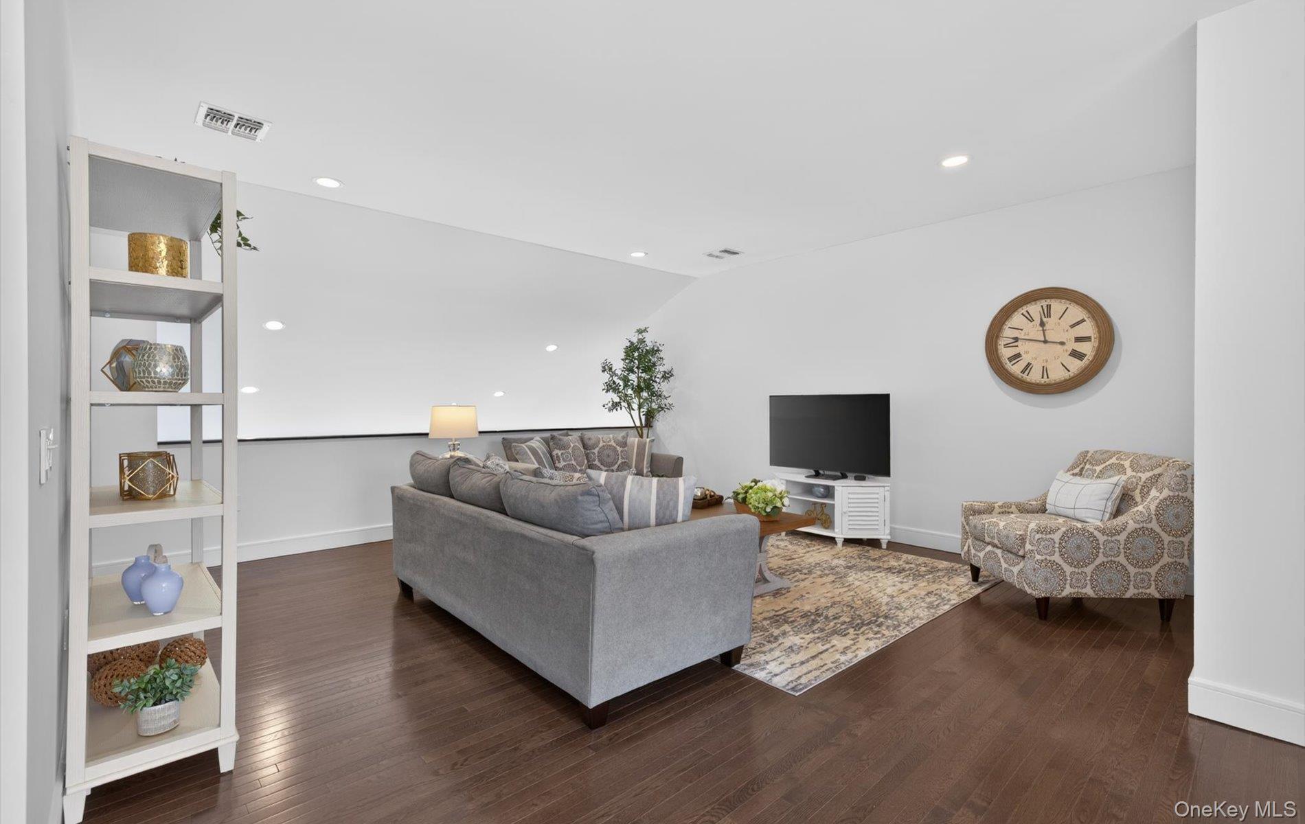 Condo Bellflower  Suffolk County, NY 11787, MLS-986377-29