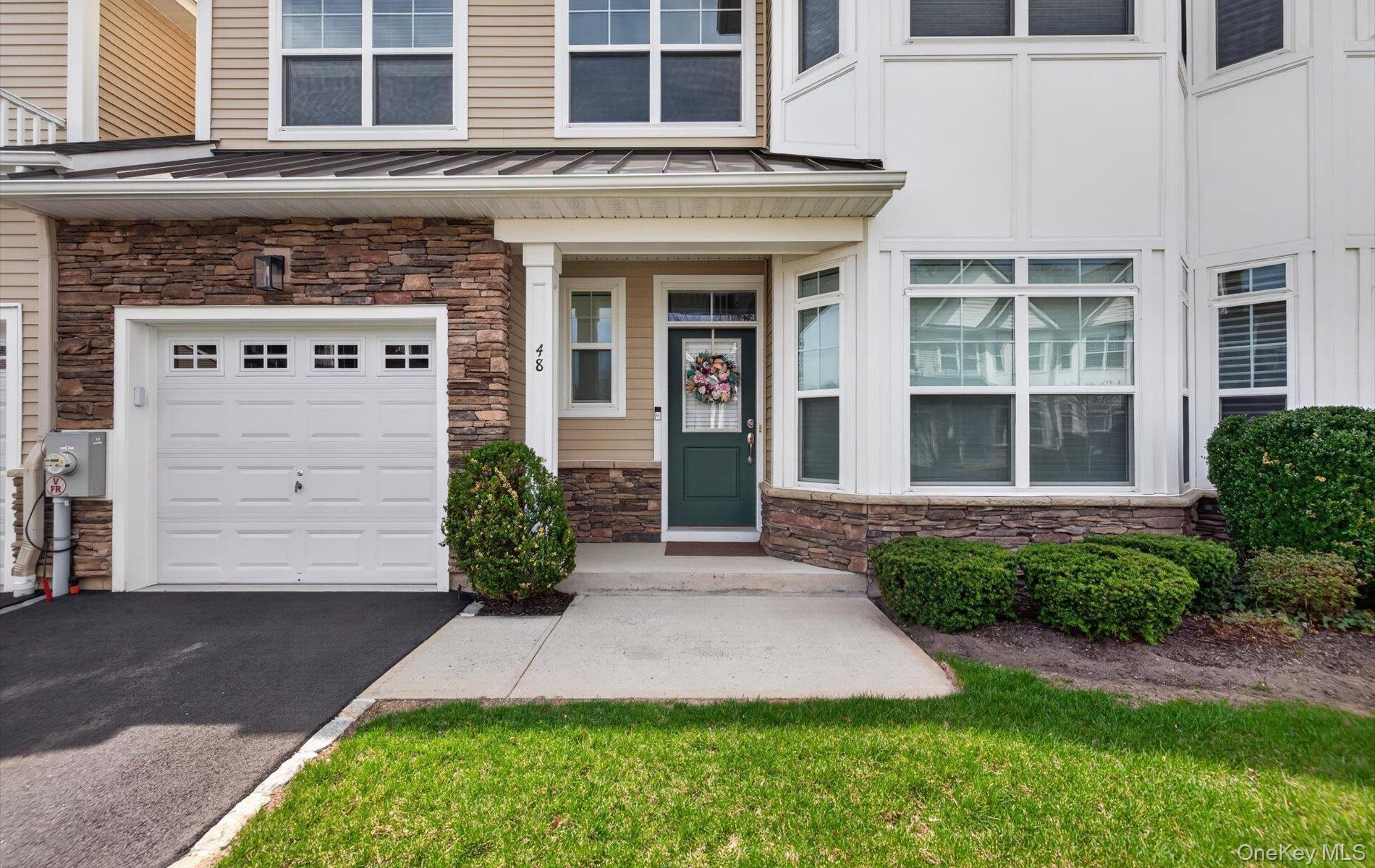 Condo Bellflower  Suffolk County, NY 11787, MLS-986377-3