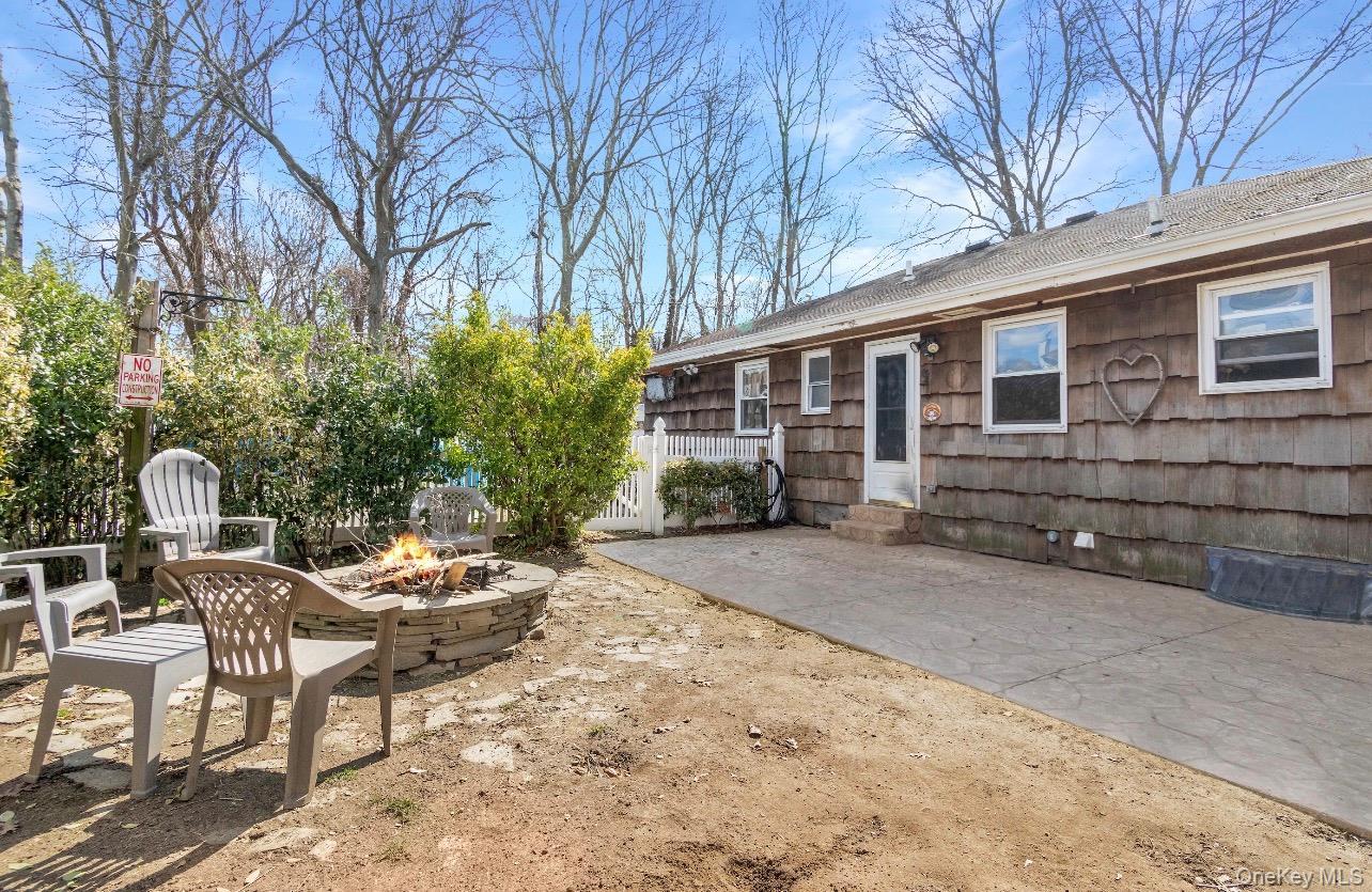 Single Family Robinwood  Suffolk County, NY 11967, MLS-986383-10